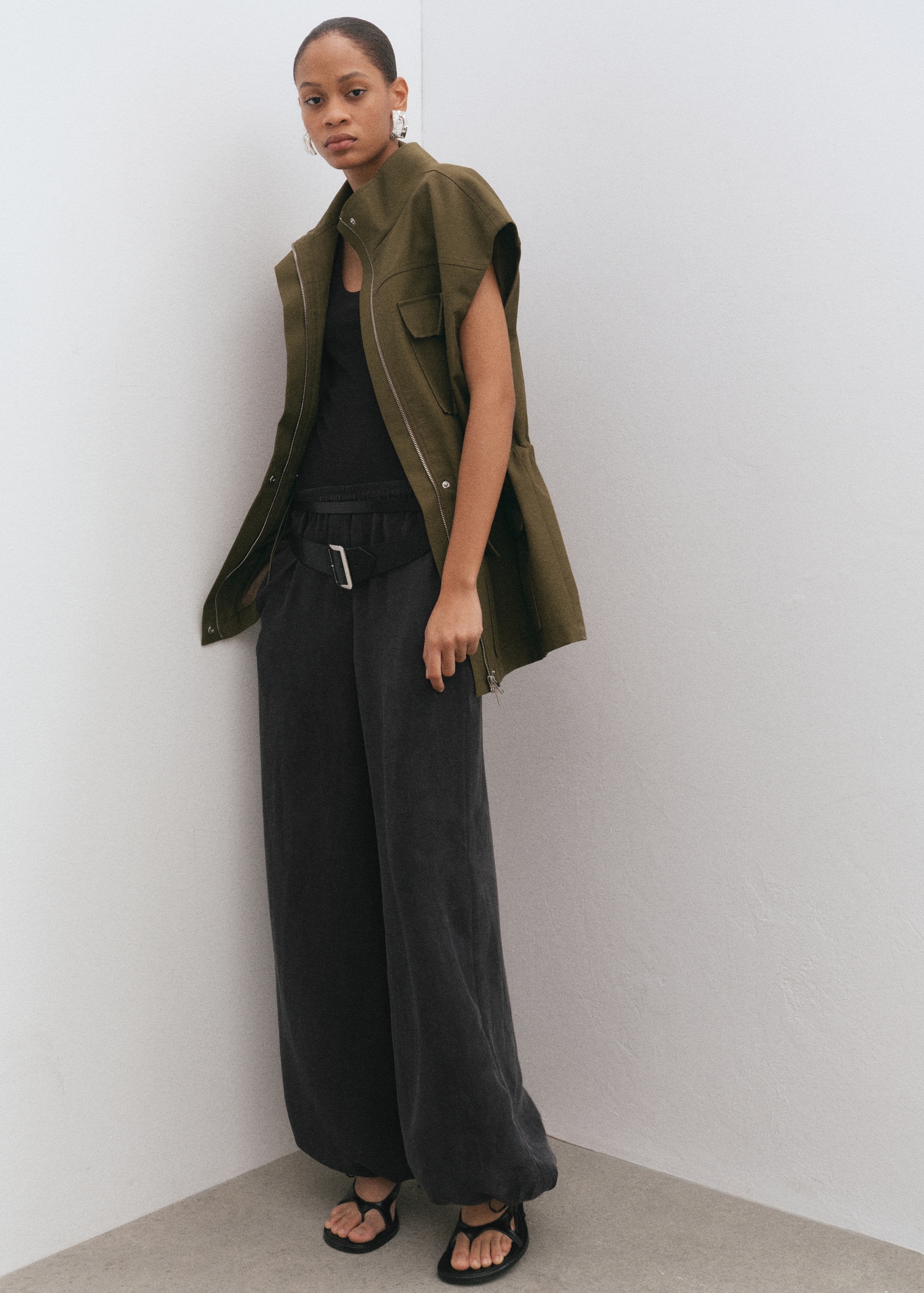 Balloon trousers with elastic waist - General plane