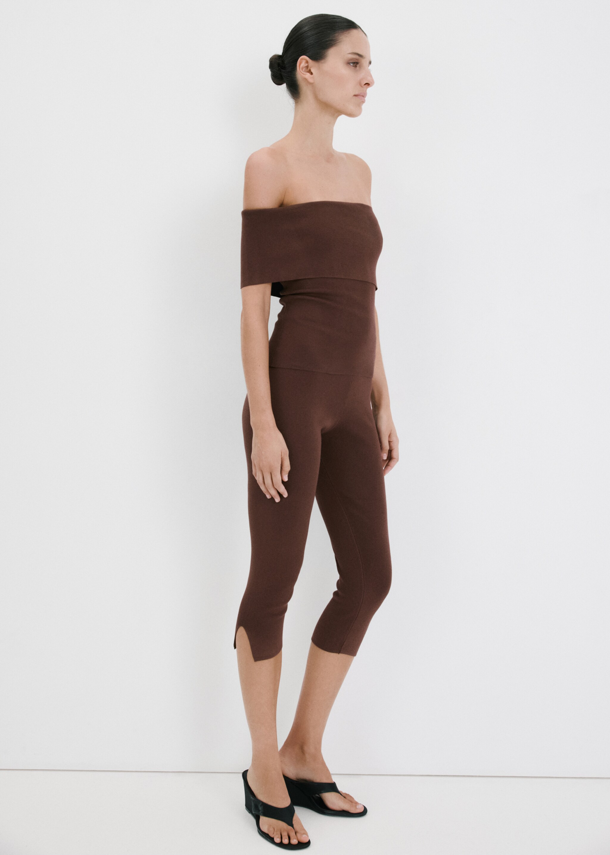 Off-shoulder top - General plane, Chocolate. Ref: 27077155-00.