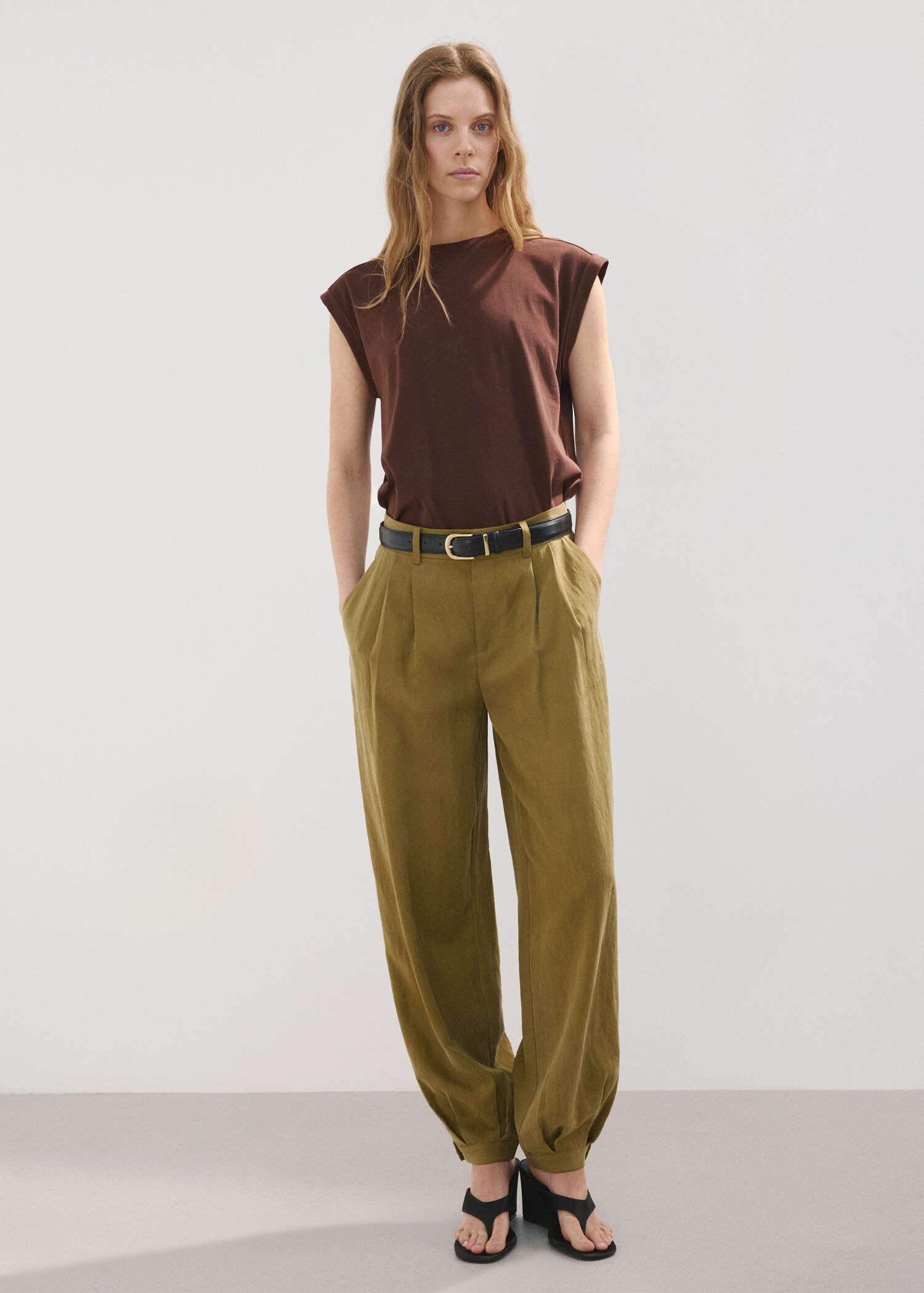 Short-sleeved t-shirt with shoulder pads - General plane