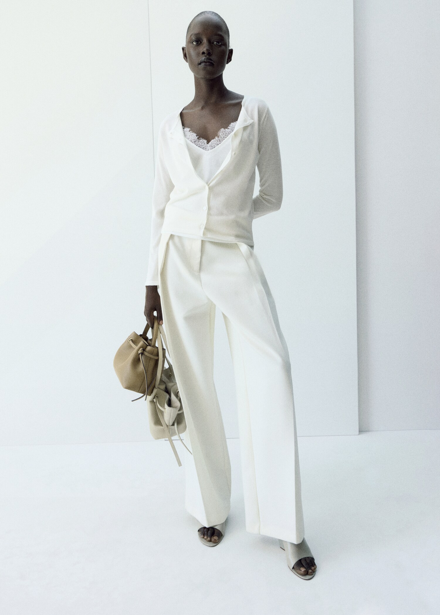 Cárdigan punto botones - Plano general