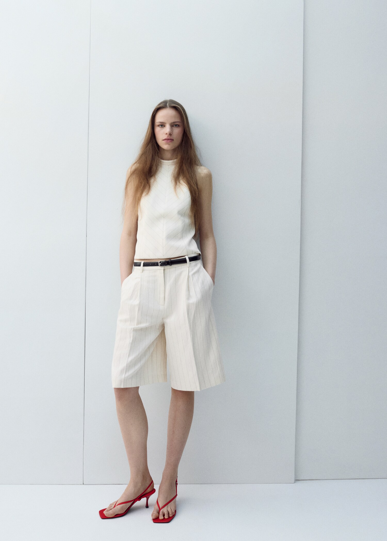 Top van lyocell met open rug - Overzichtstekening