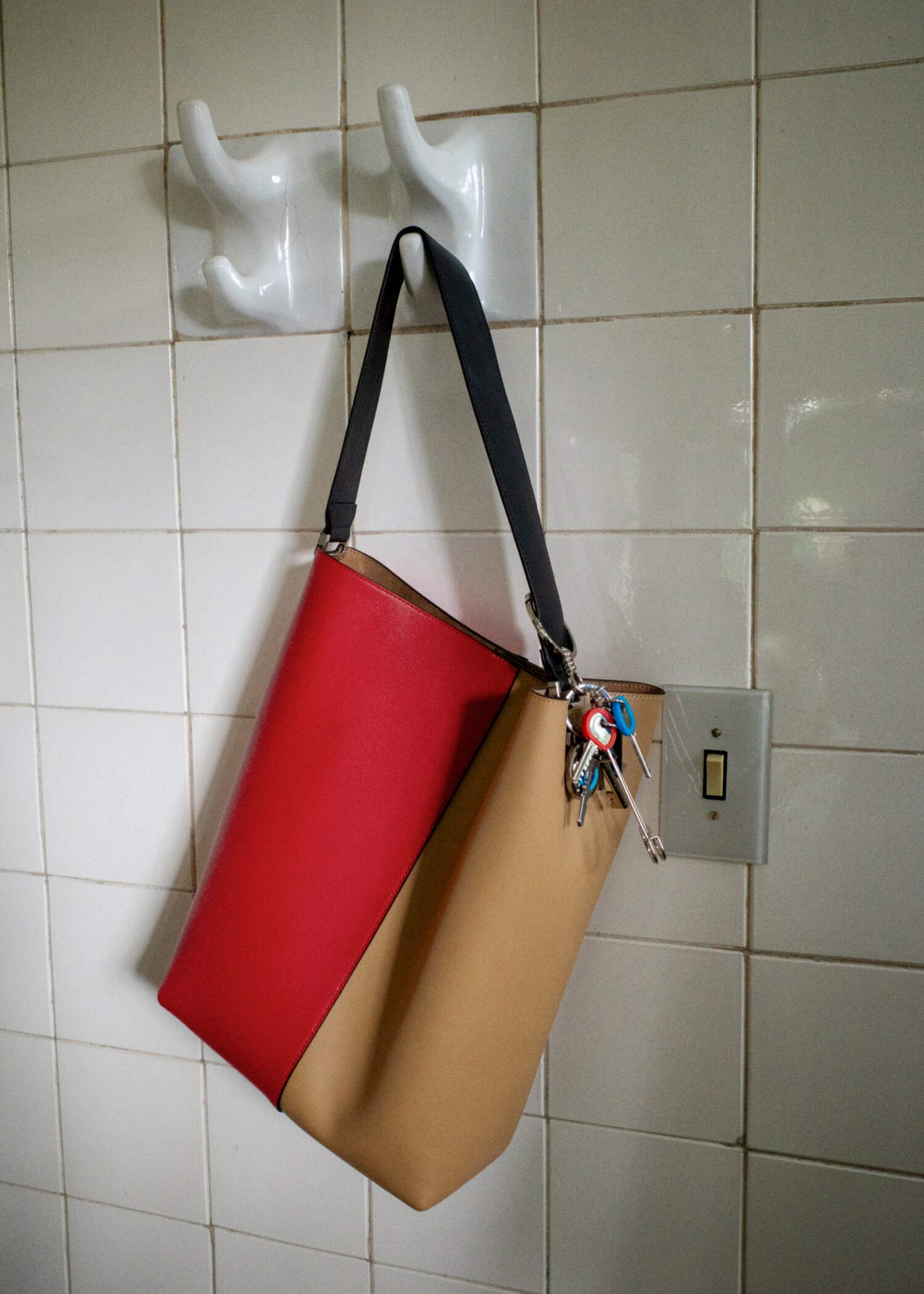Bicolour leather bucket bag - General plane
