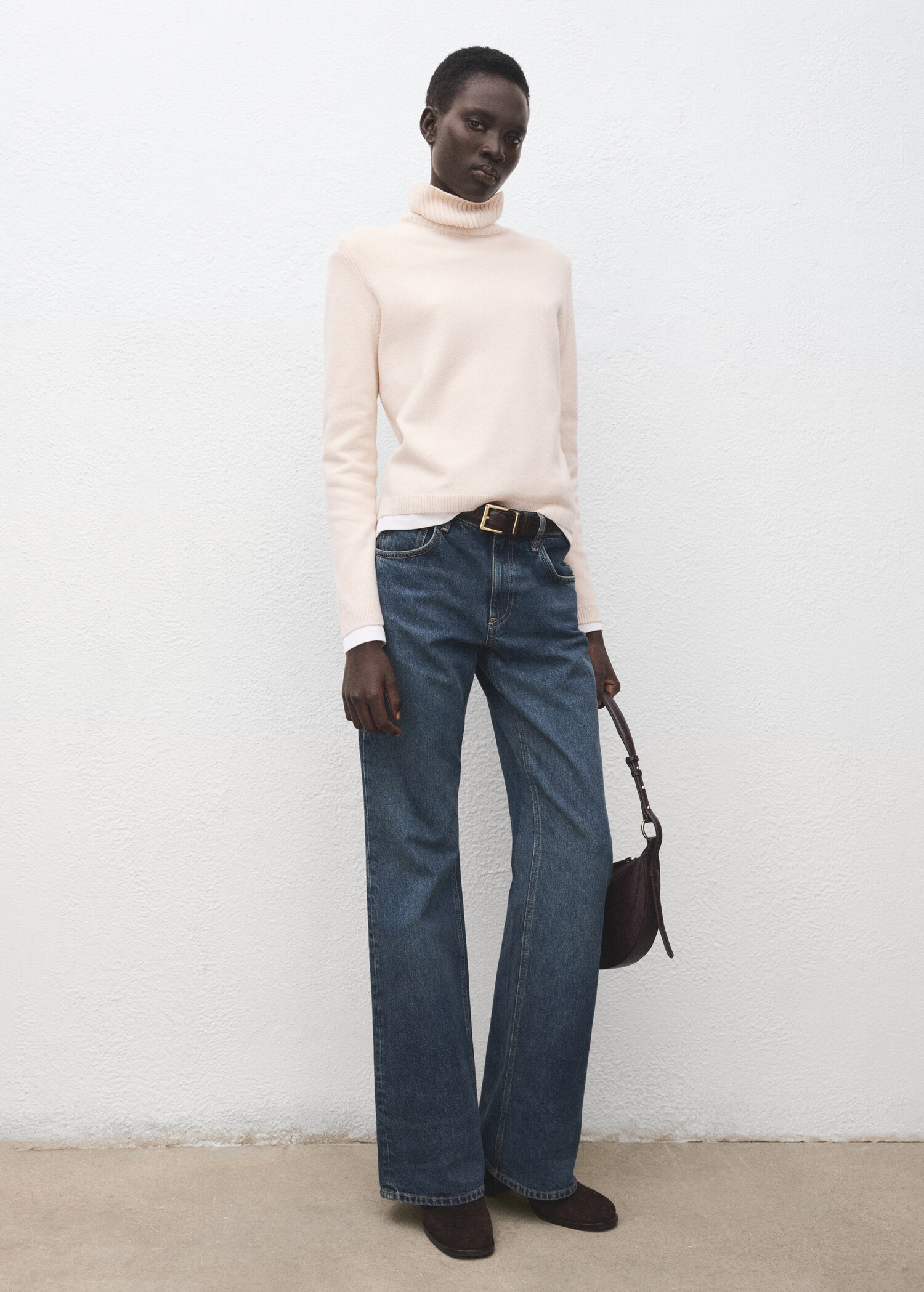 Turtleneck knitted sweater - General plane