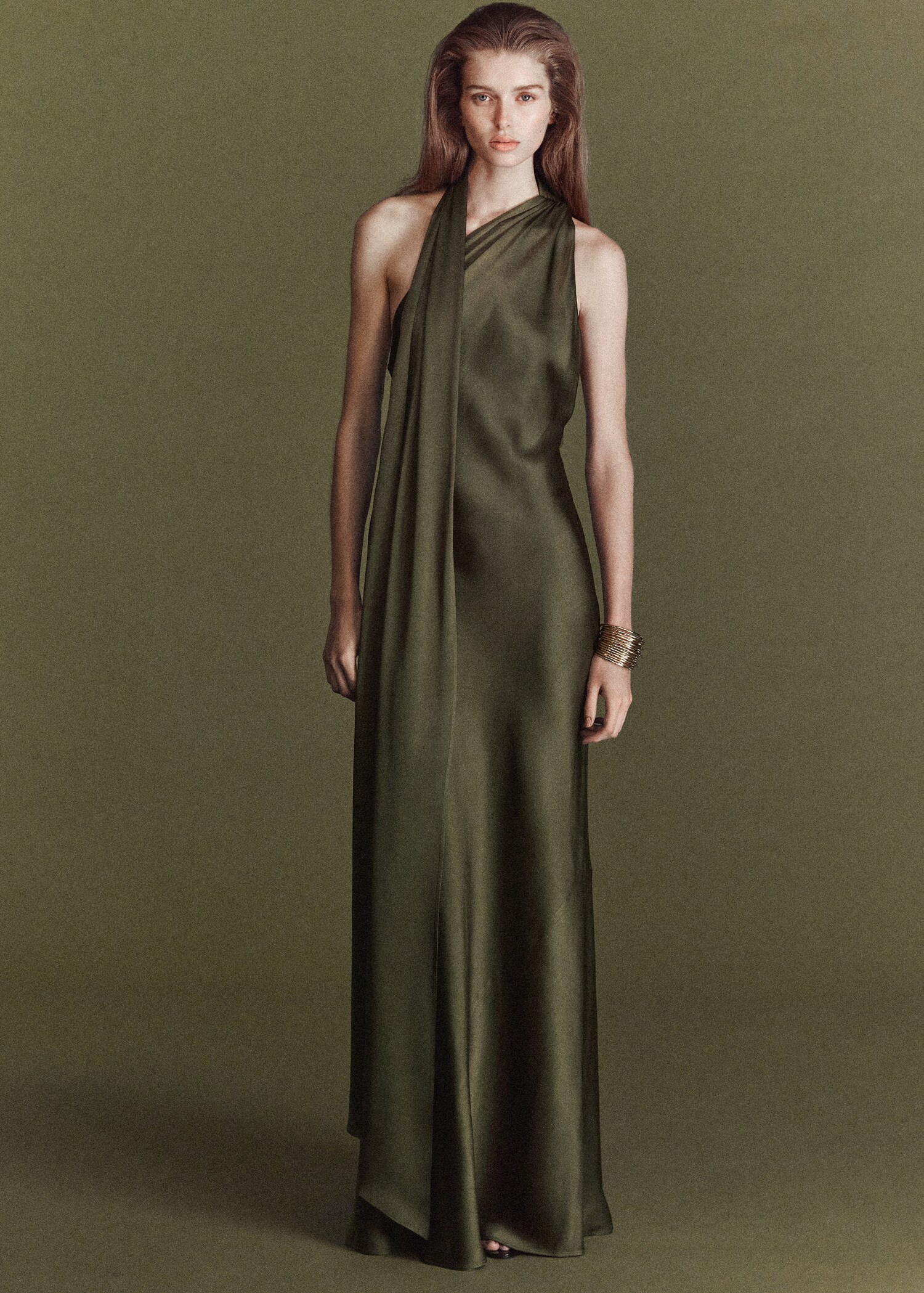 Asymmetrical bow-neck dress - General plane