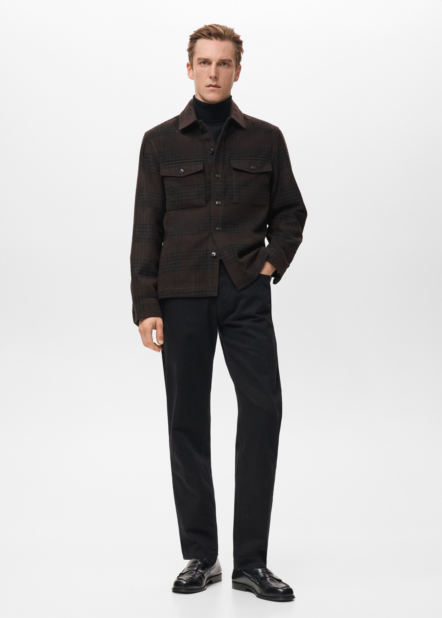 قميص كبير الحجم من مزيج الصوف بمربعات - رؤية عامة