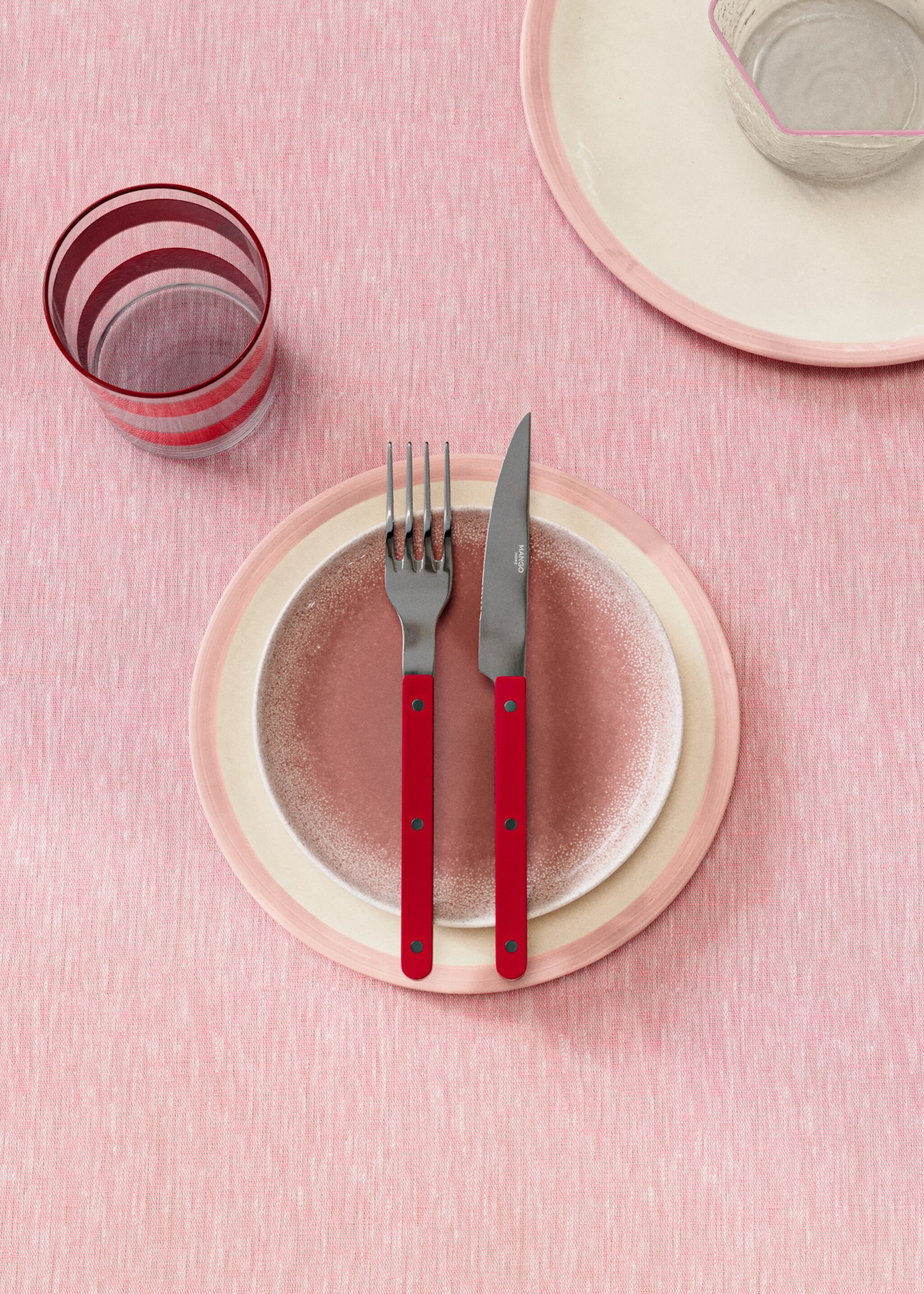 Assiette à dessert en grès couleur dégradée - Plan général, Rose pâle. Ref: 27081312-00.