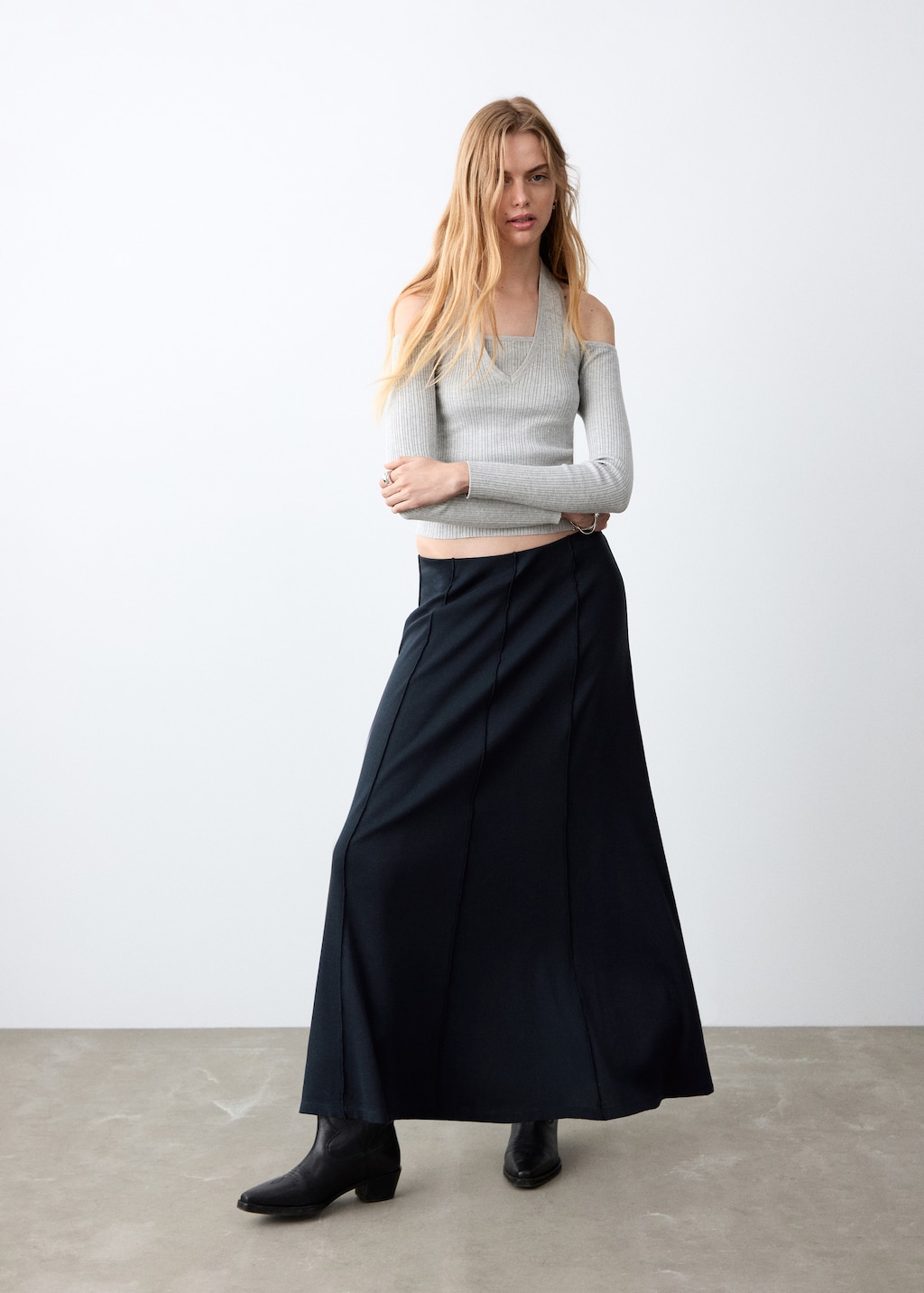 Knitted long skirt with seam detail