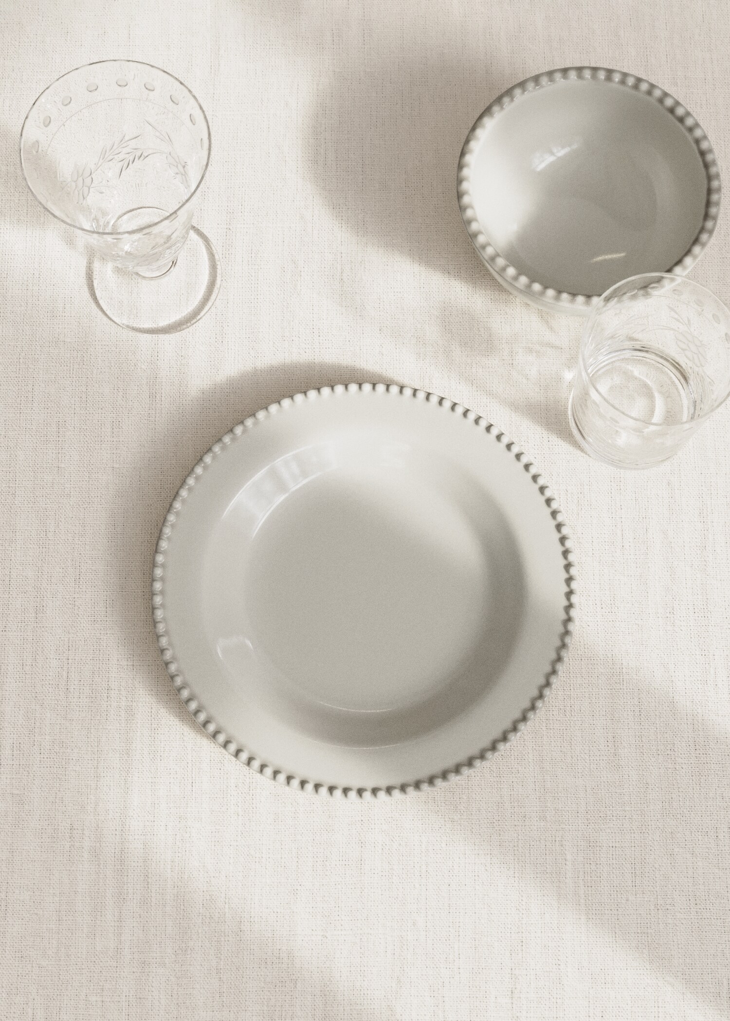 Πιάτο γλυκού κεραμικό διακοσμητικό - Γενικό πλάνο