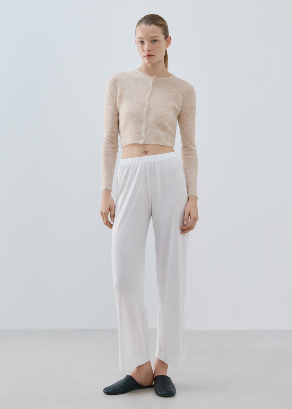 Short wool cardigan - image 2