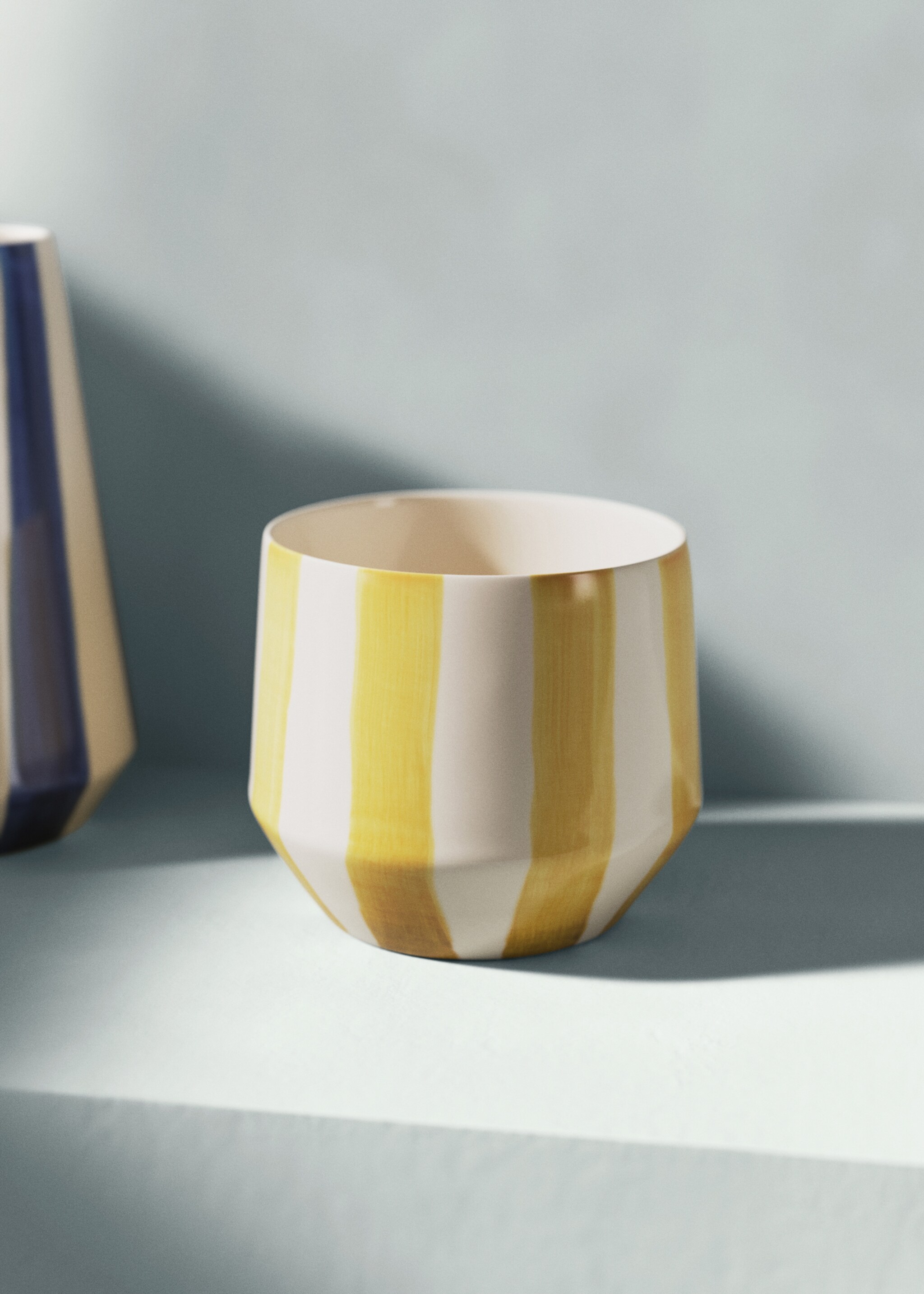 Hand-painted striped flowerpot - General plane, Pastel Yellow. Ref: 27081537-00.