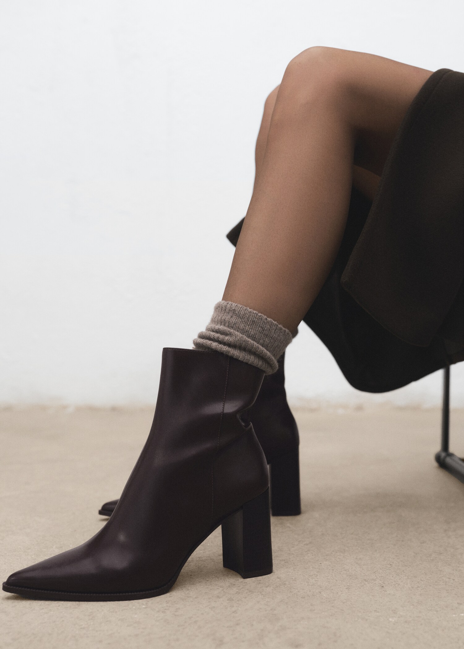 Ankle boots with block heel - General plane