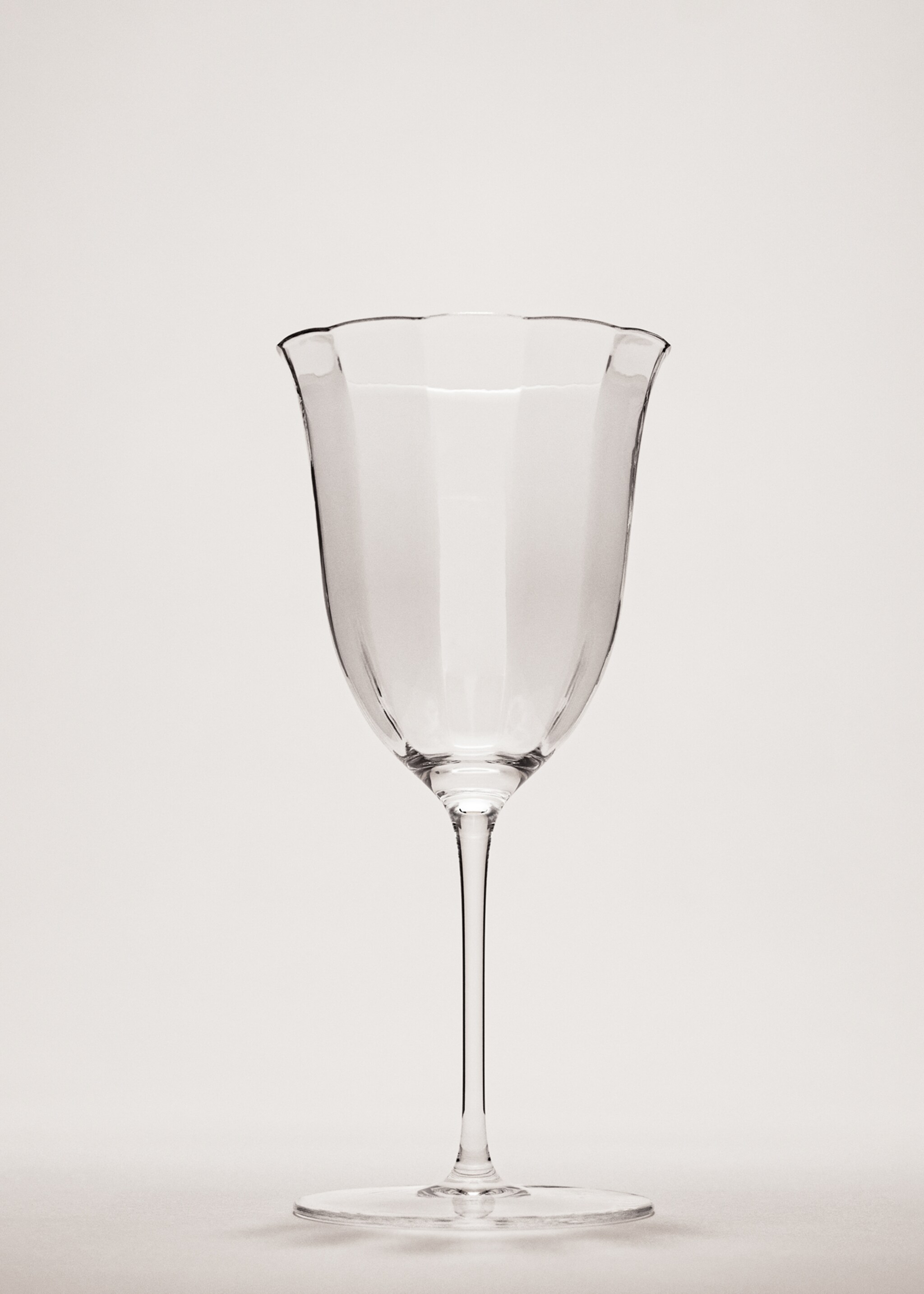 Sklenice z borosilikátového skla s prodlouženým vlnitým tvarem - Celkový náhled, Ledově šedá. Ref: 27082905-00.