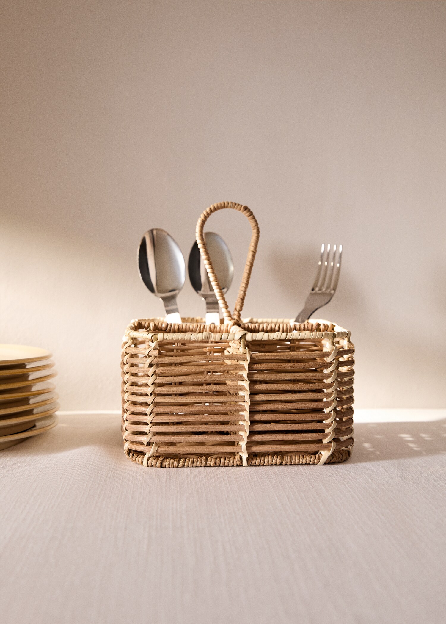 Rattan Cutlery Holder - General plane