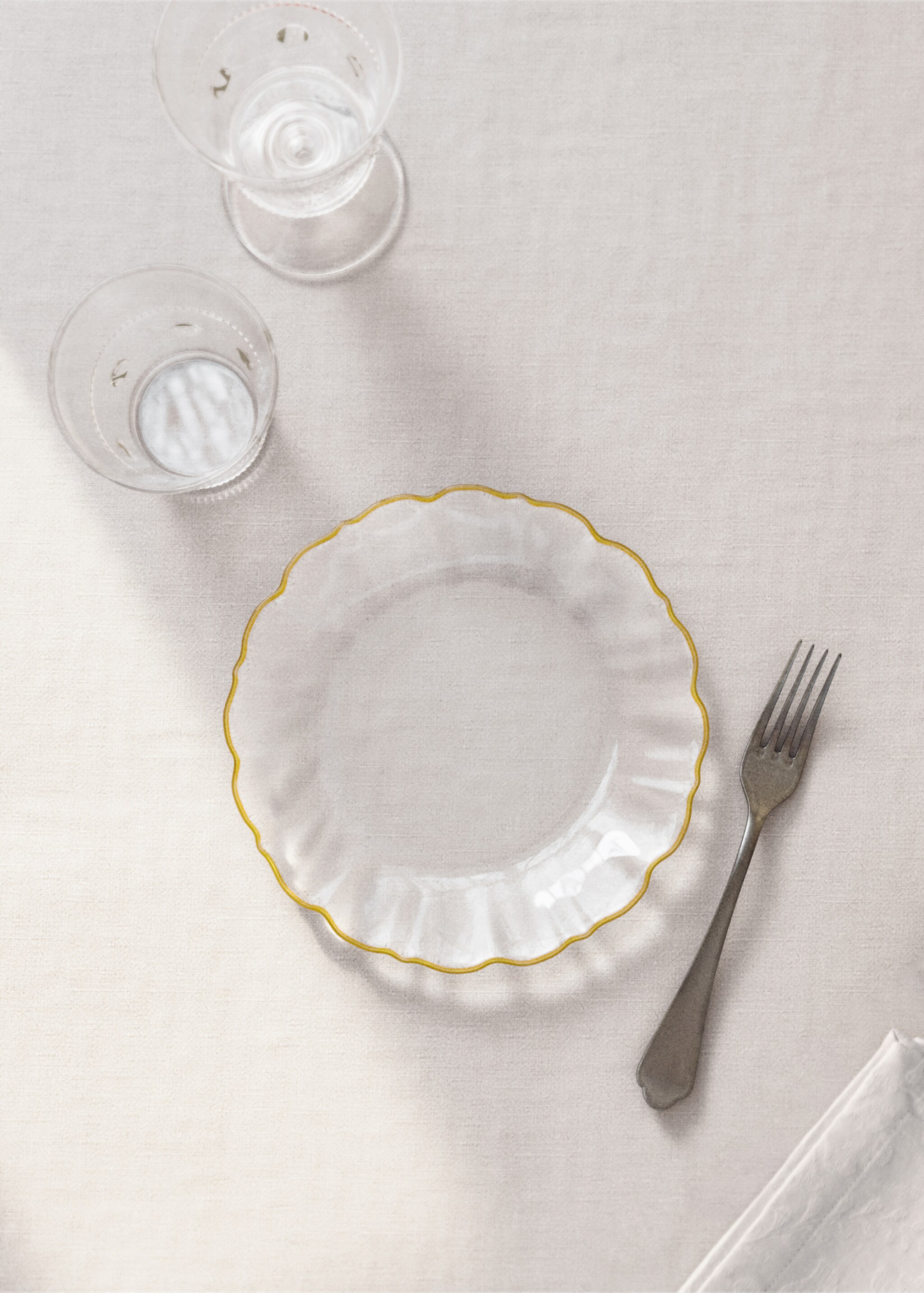 Skleněný dezertní talíř s kontrastním designem - Celkový náhled, Ledově šedá. Ref: 27082923-00.