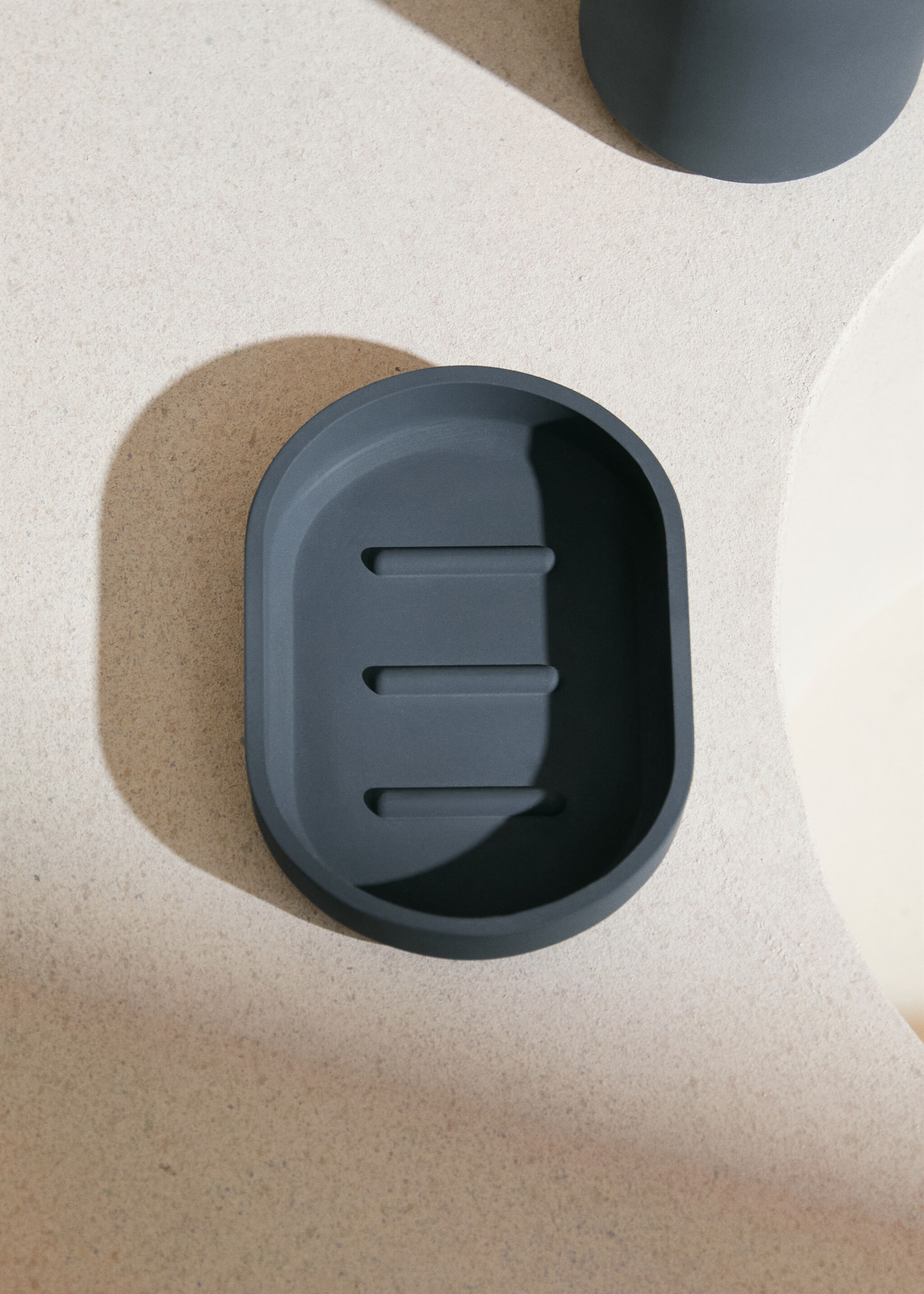 Resin soap dish - General plane, Charcoal. Ref: 27083282-00.