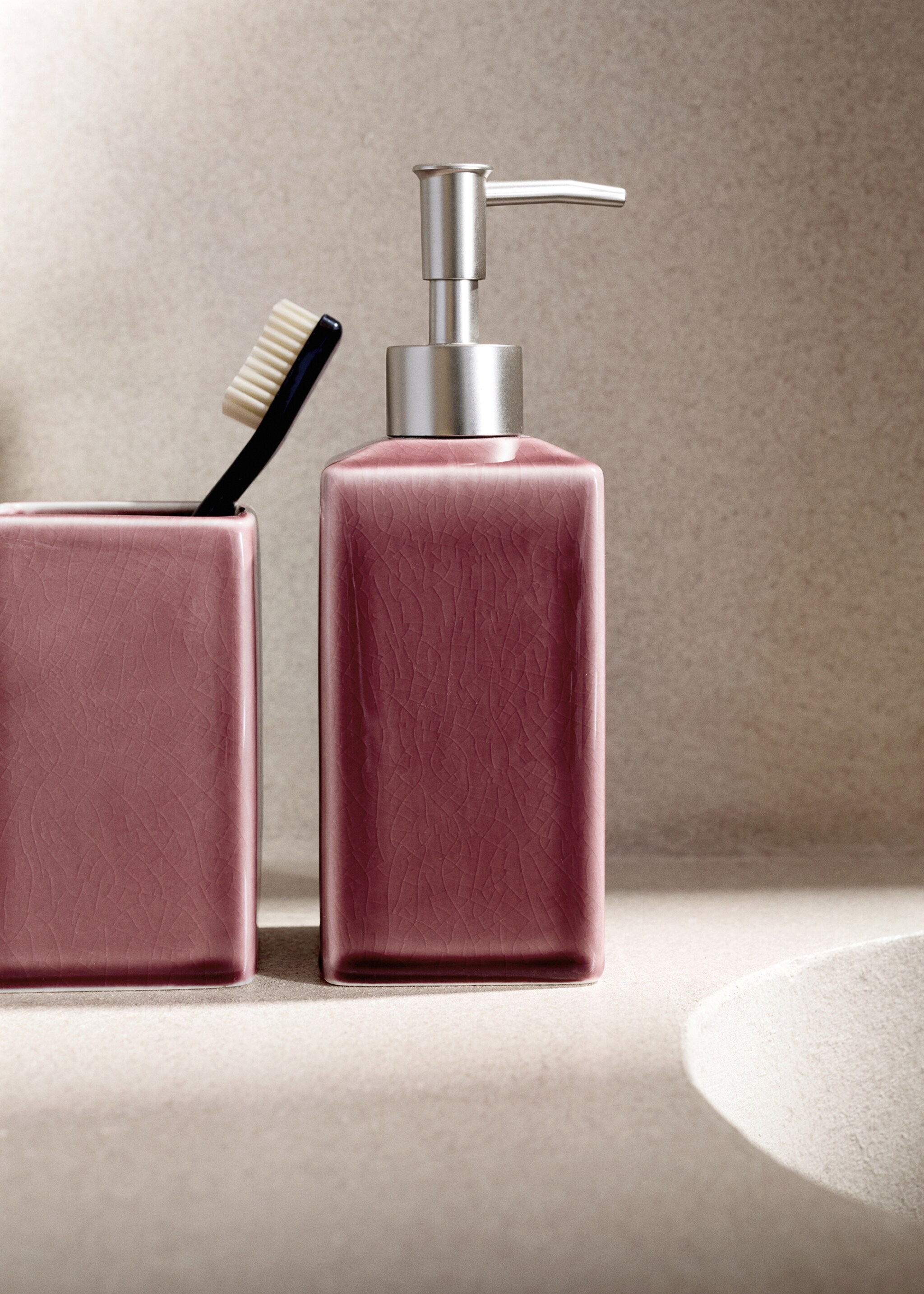 Crackled ceramic soap dispenser - General plane, Cherry. Ref: 27083283-00.