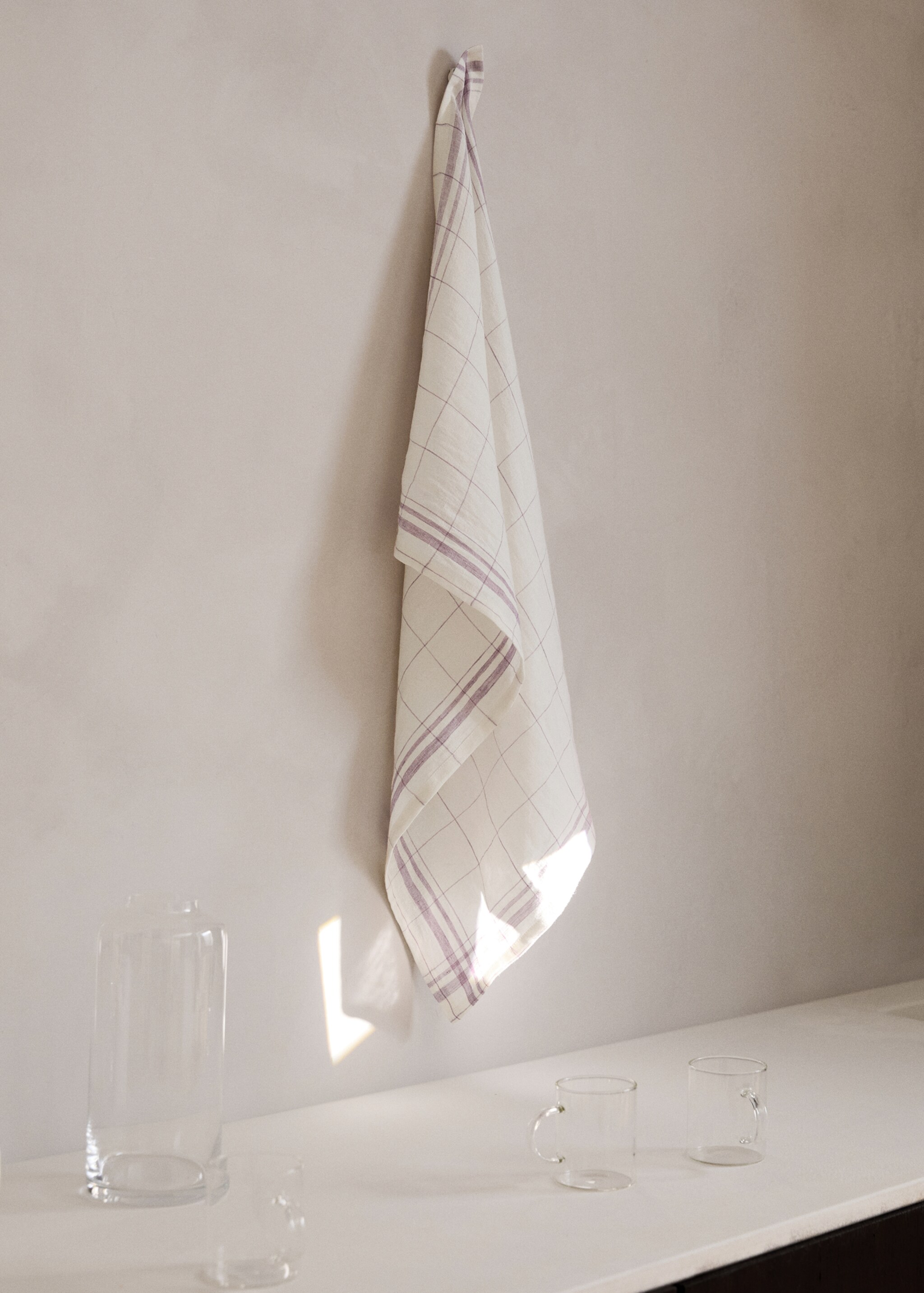 Torchon de cuisine 100 % lin motif carreaux - Plan général, Lilas. Ref: 27083292-00.