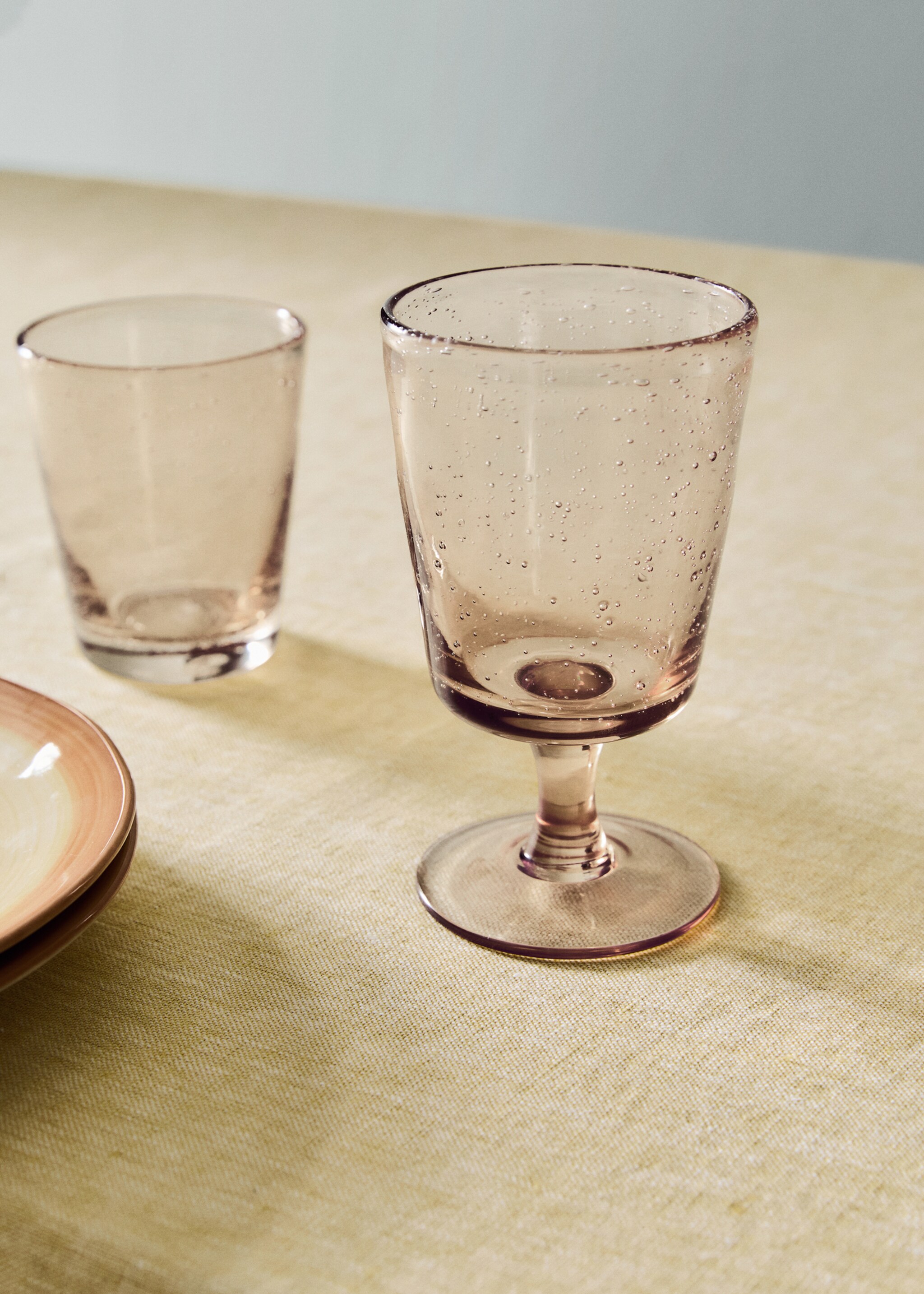 Verre à pied en verre à bulles coloré - Plan général, Orange. Ref: 27083312-00.