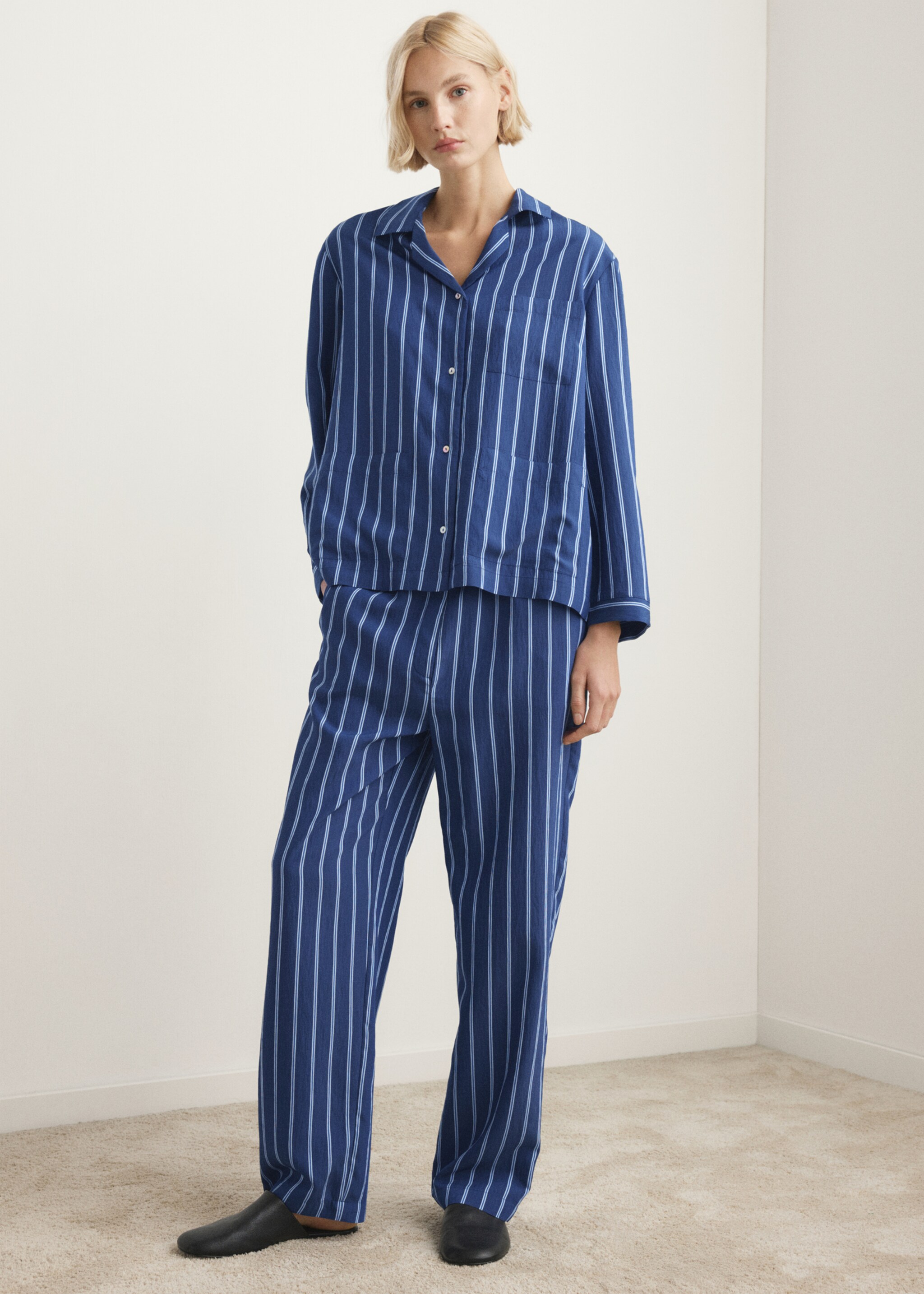 Chemise de pyjama à rayures avec poche avant - Plan général, Bleu indigo. Ref: 27083320-00.