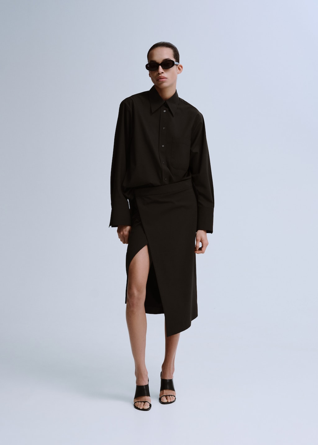 Straight shirt with pocket - image 2