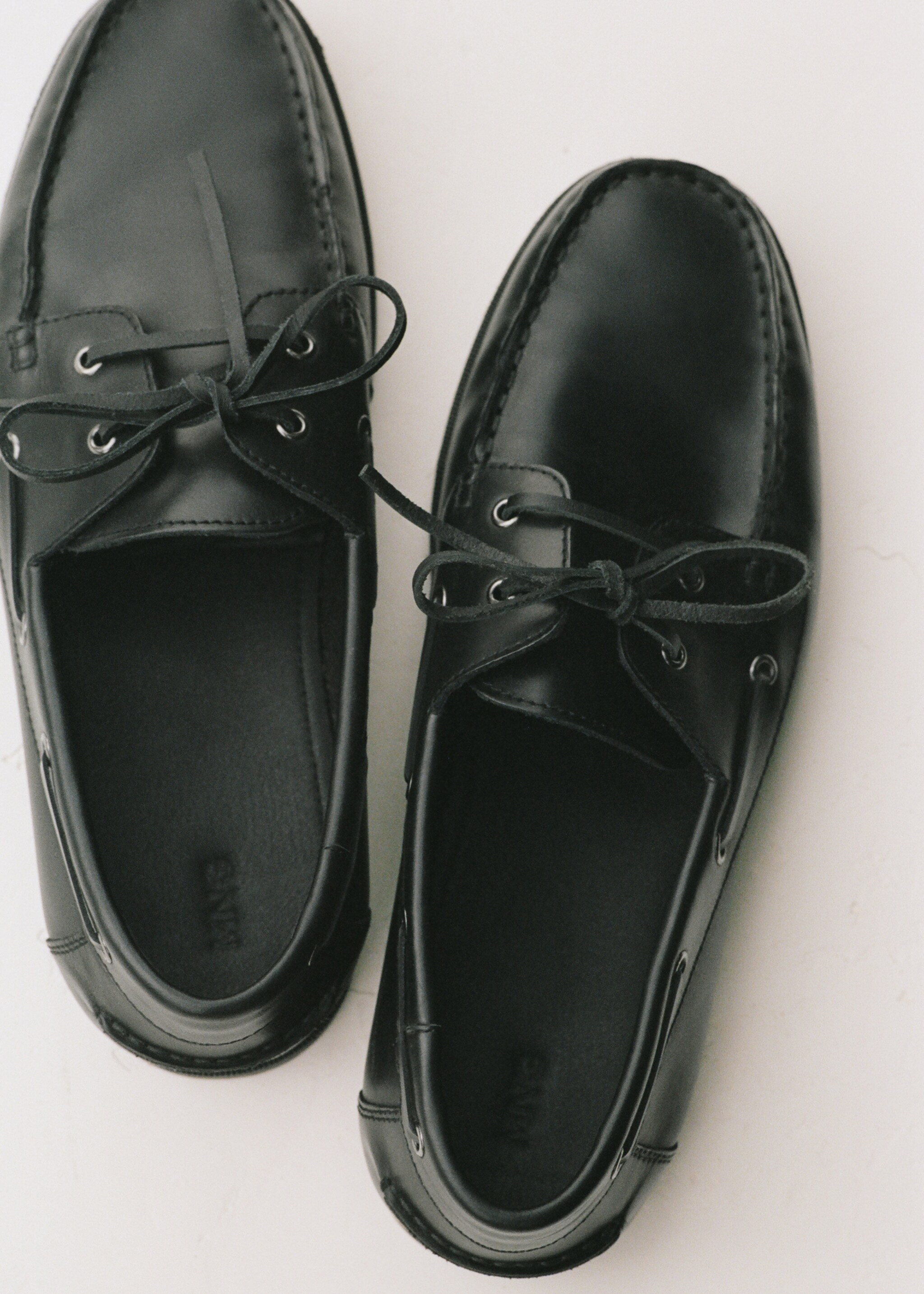 Deri tekne ayakkabısı - Genel plan, Siyah. Ref: 27084435-00.