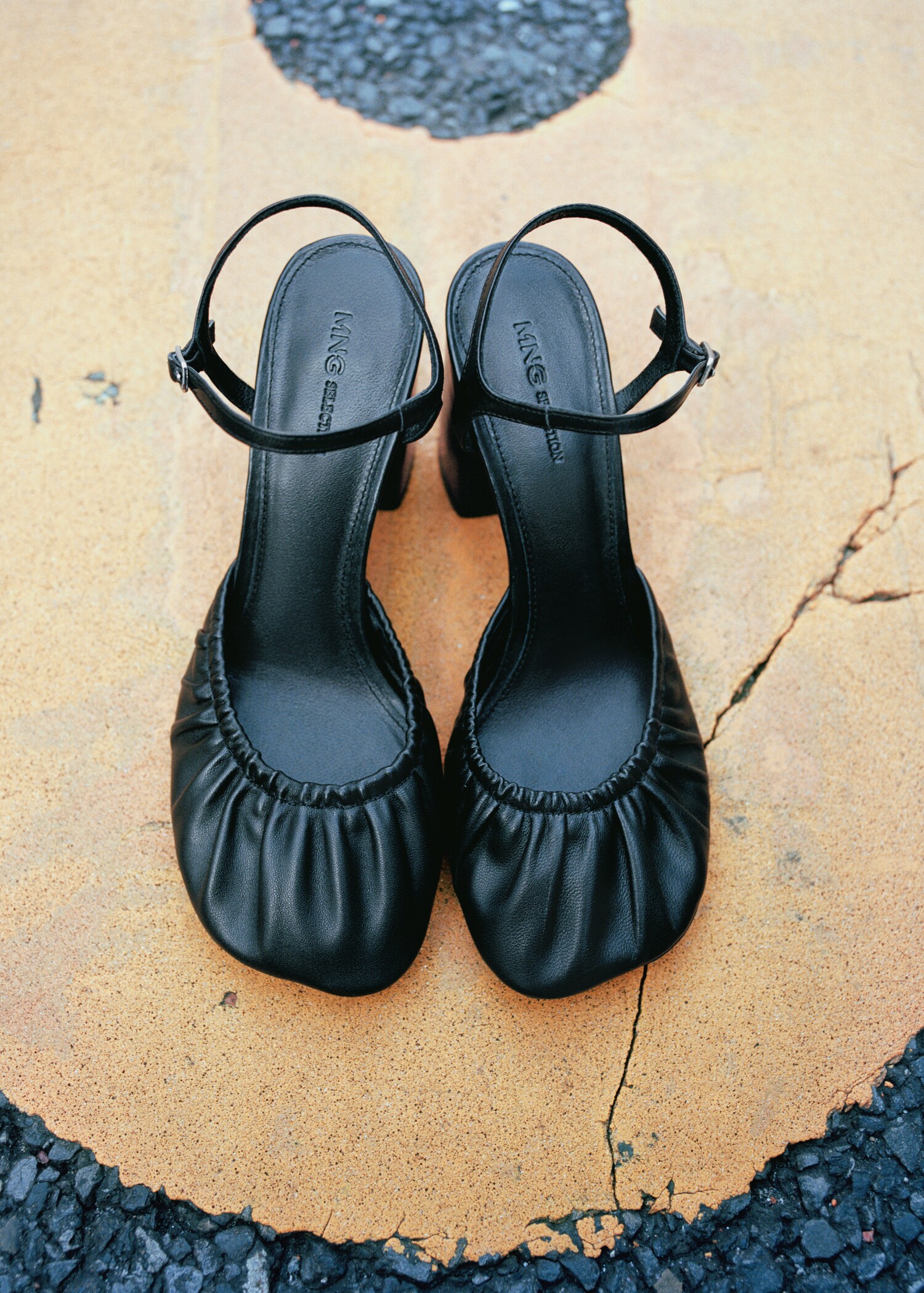 Ruched 100% leather court shoe - General plane