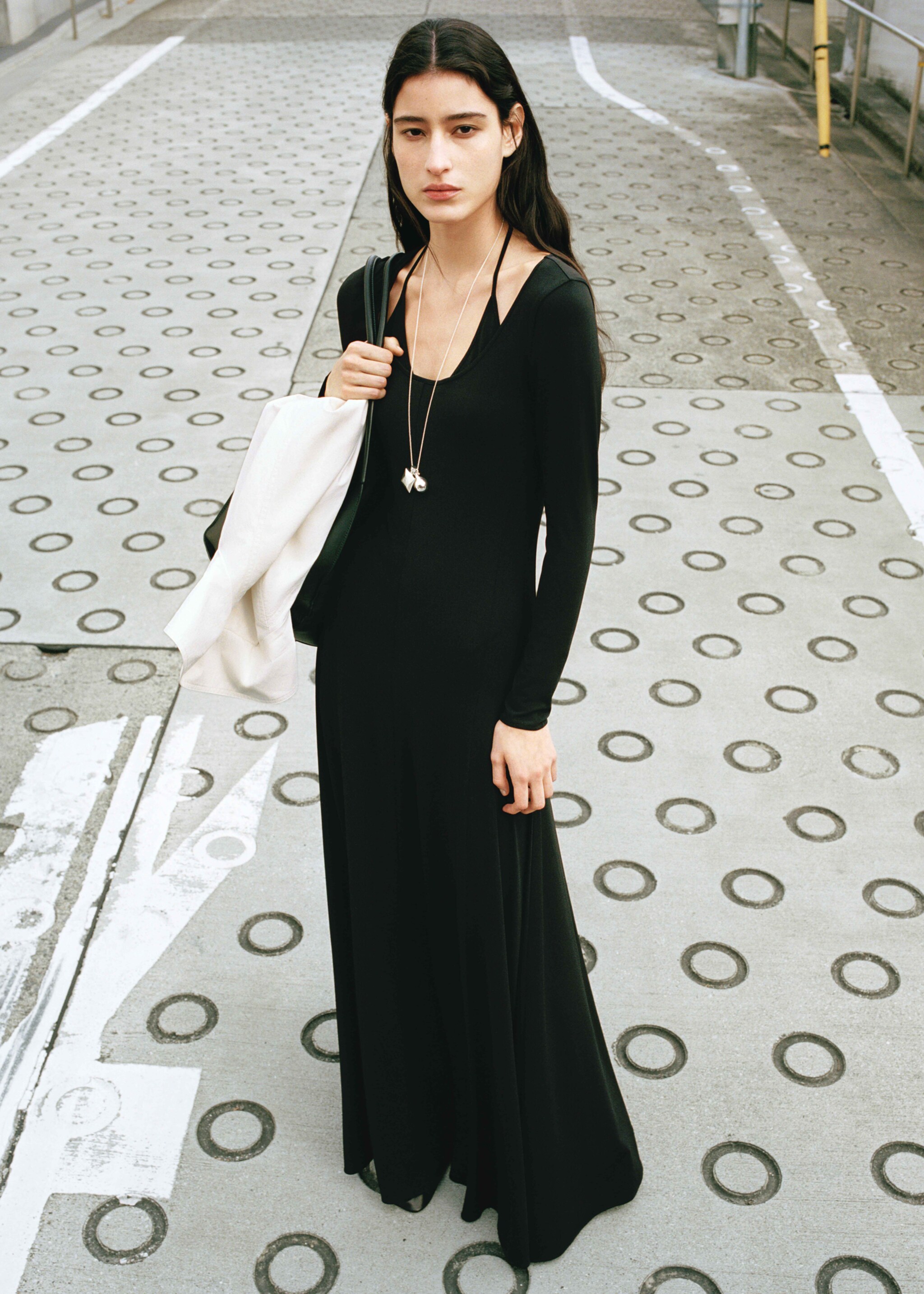 Robe avec col combiné en maille fine - Plan général, Noir. Ref: 27084444-00.