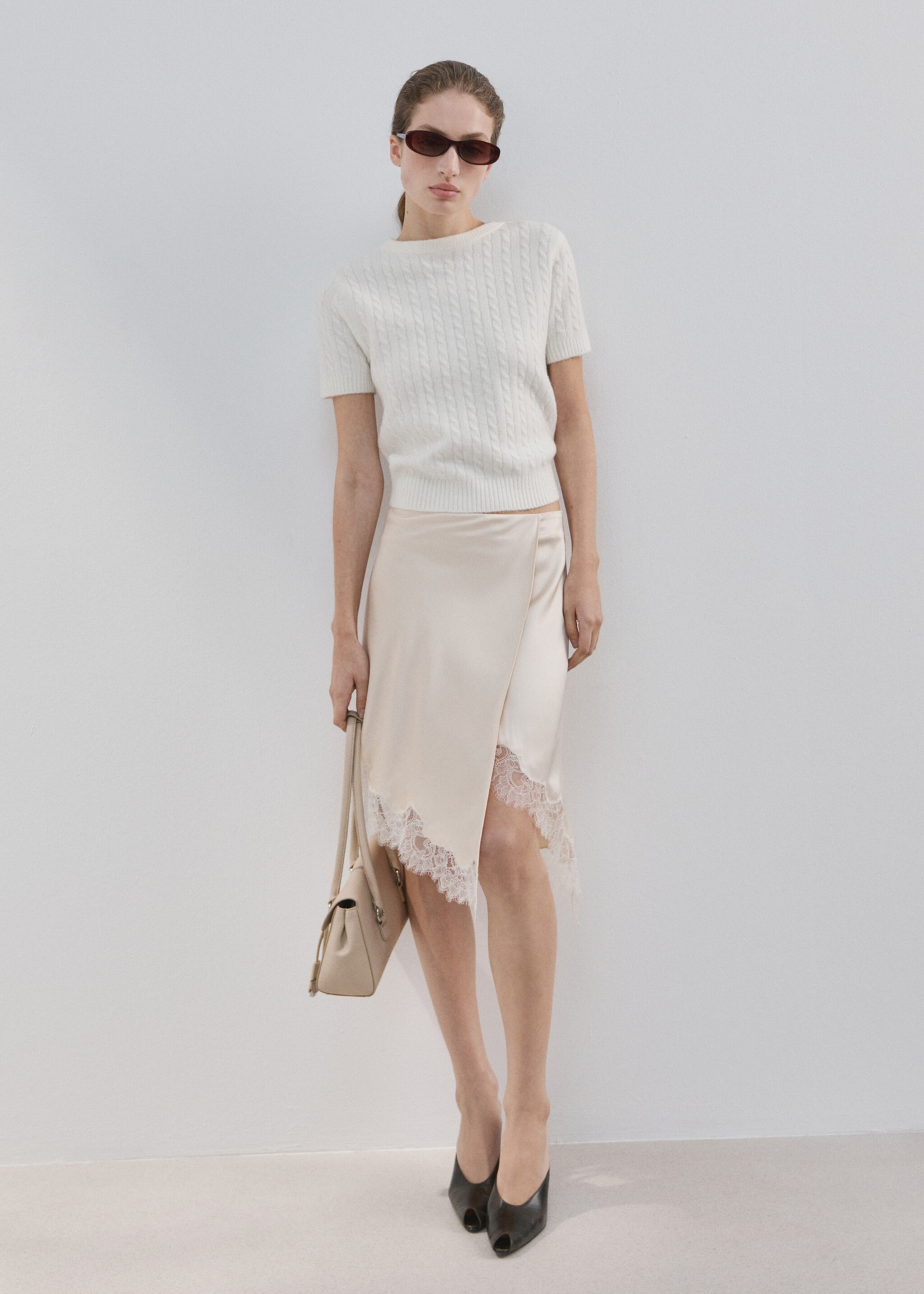 Cross-over lingerie skirt with slit - General plane, Beige. Ref: 27084447-00.