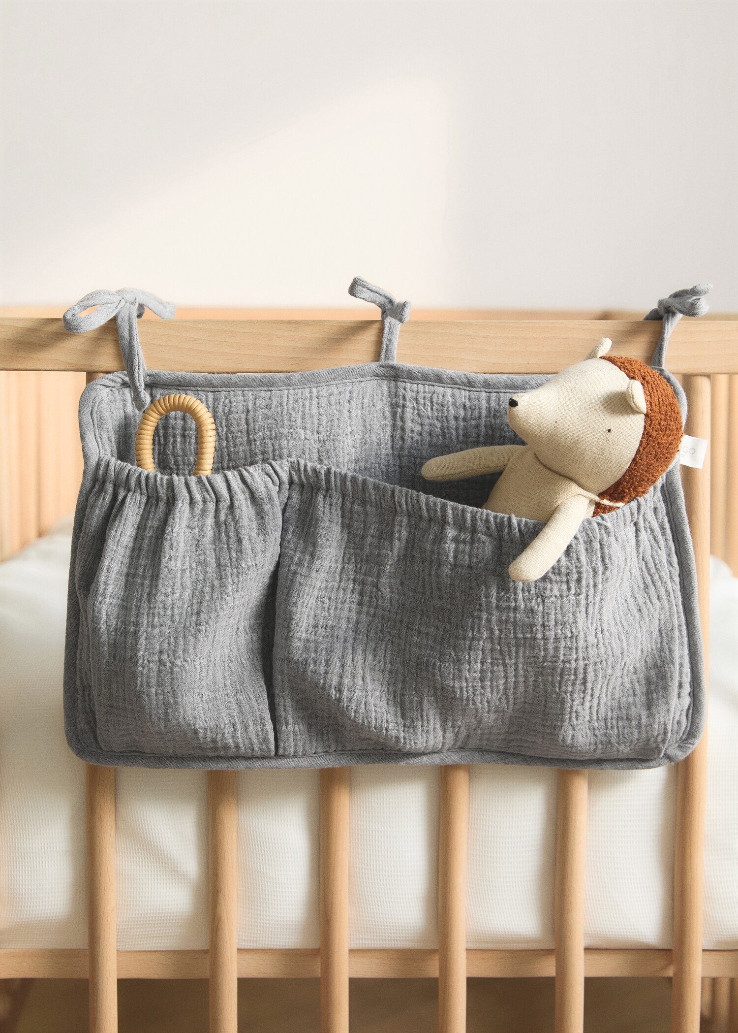 Cotton muslin cot organiser - General plane