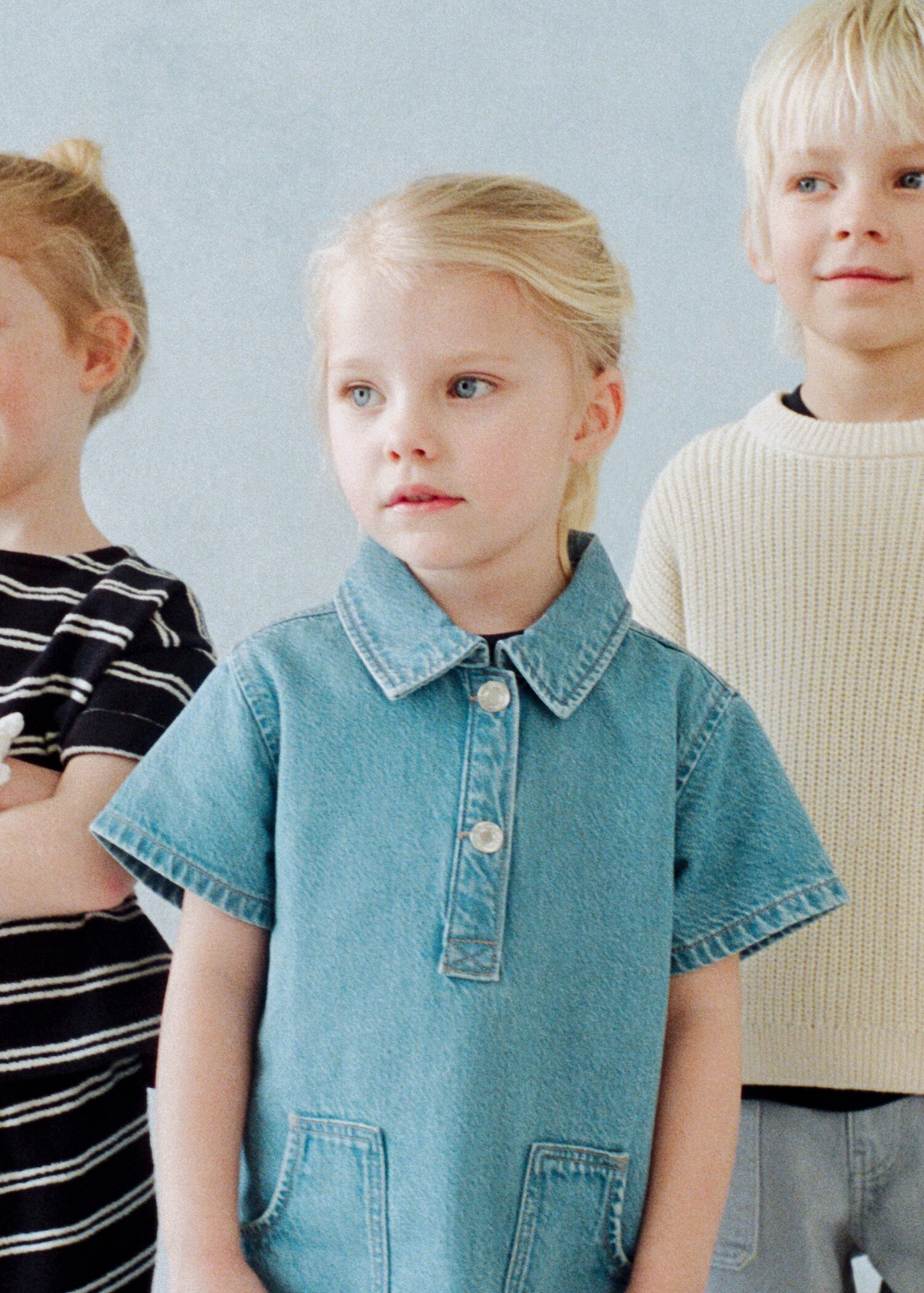 فستان بتنورة دنيم - رؤية عامة