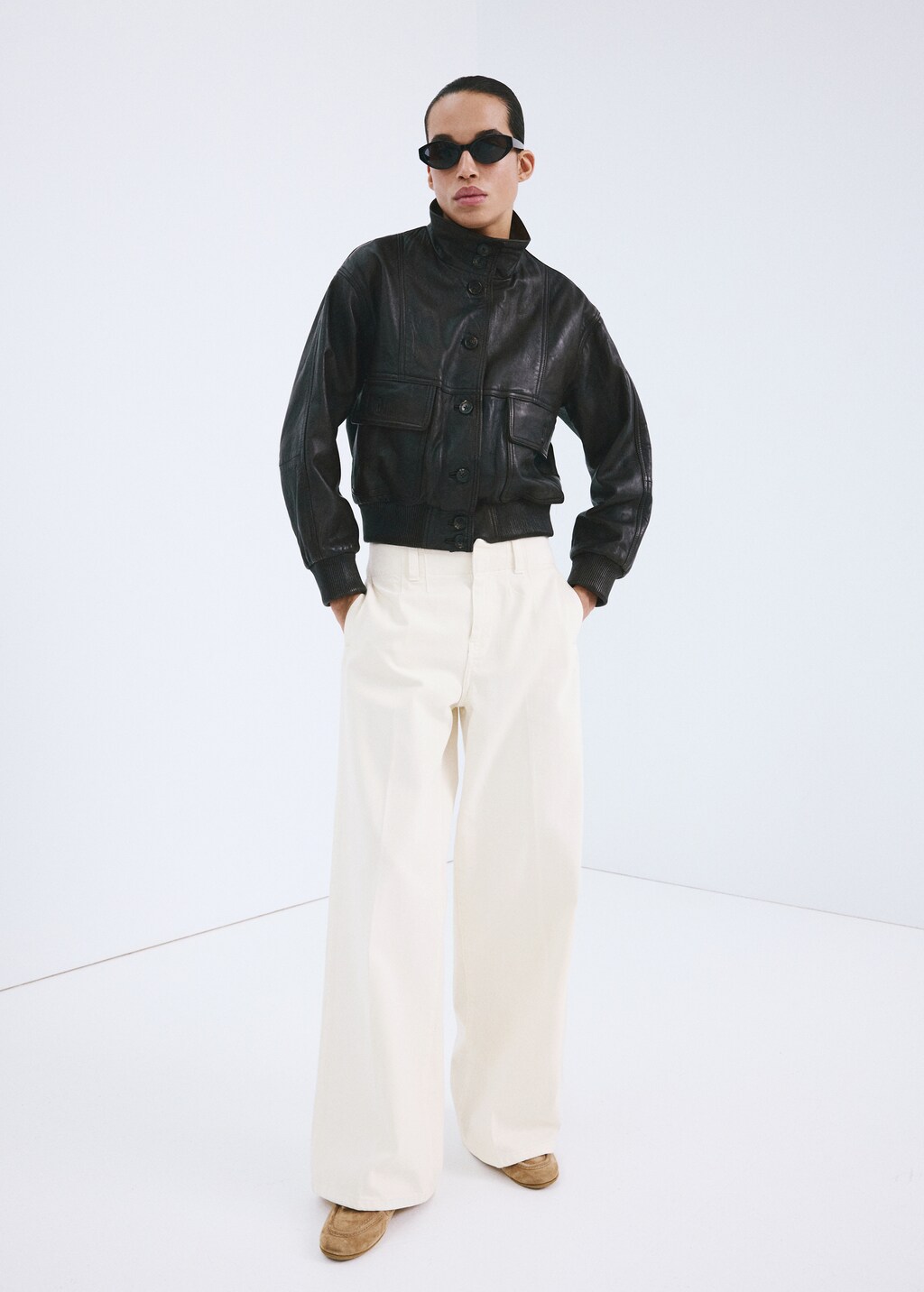 Wide leg mid-rise jeans