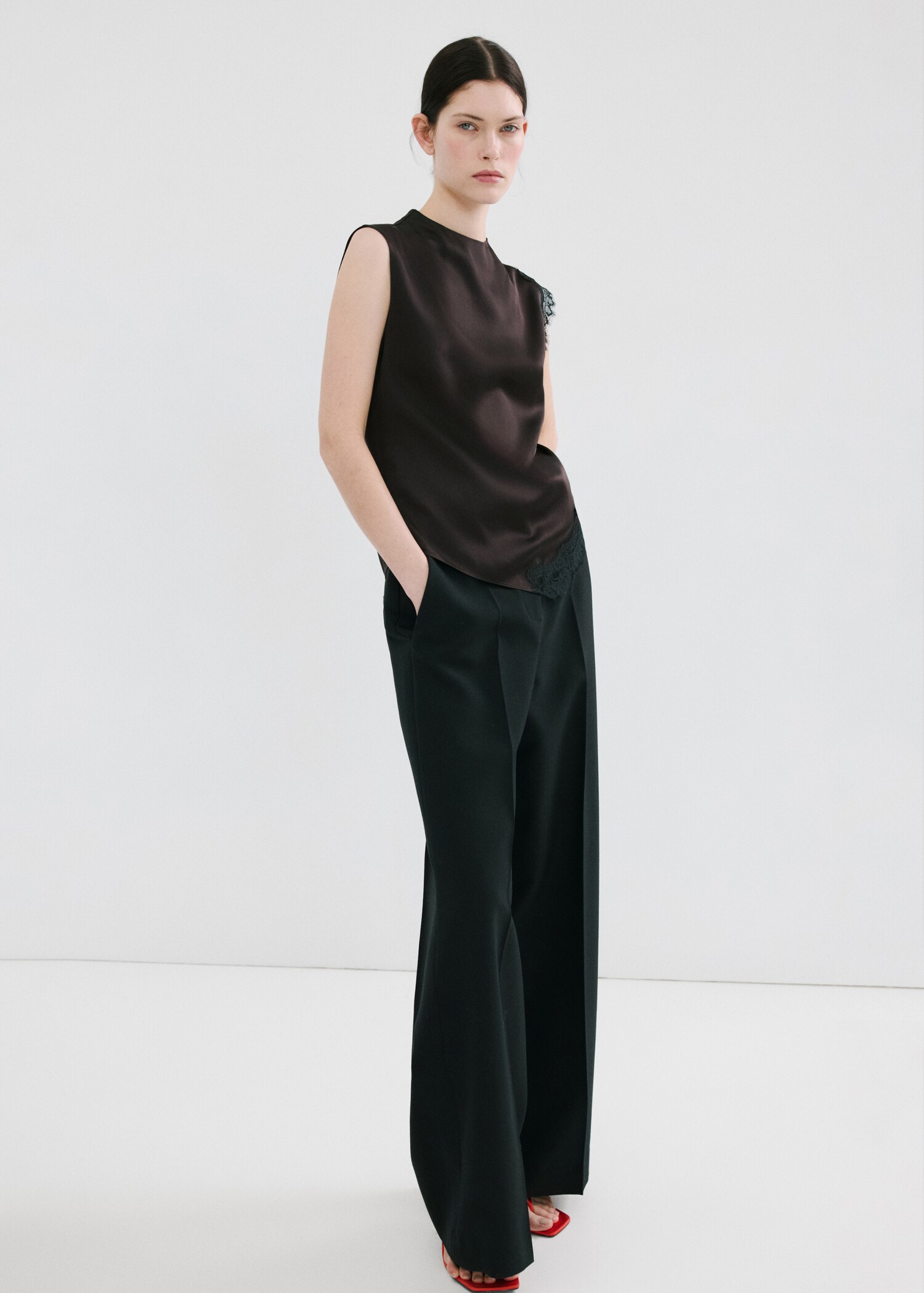 Top ribetes encaje - Plano general