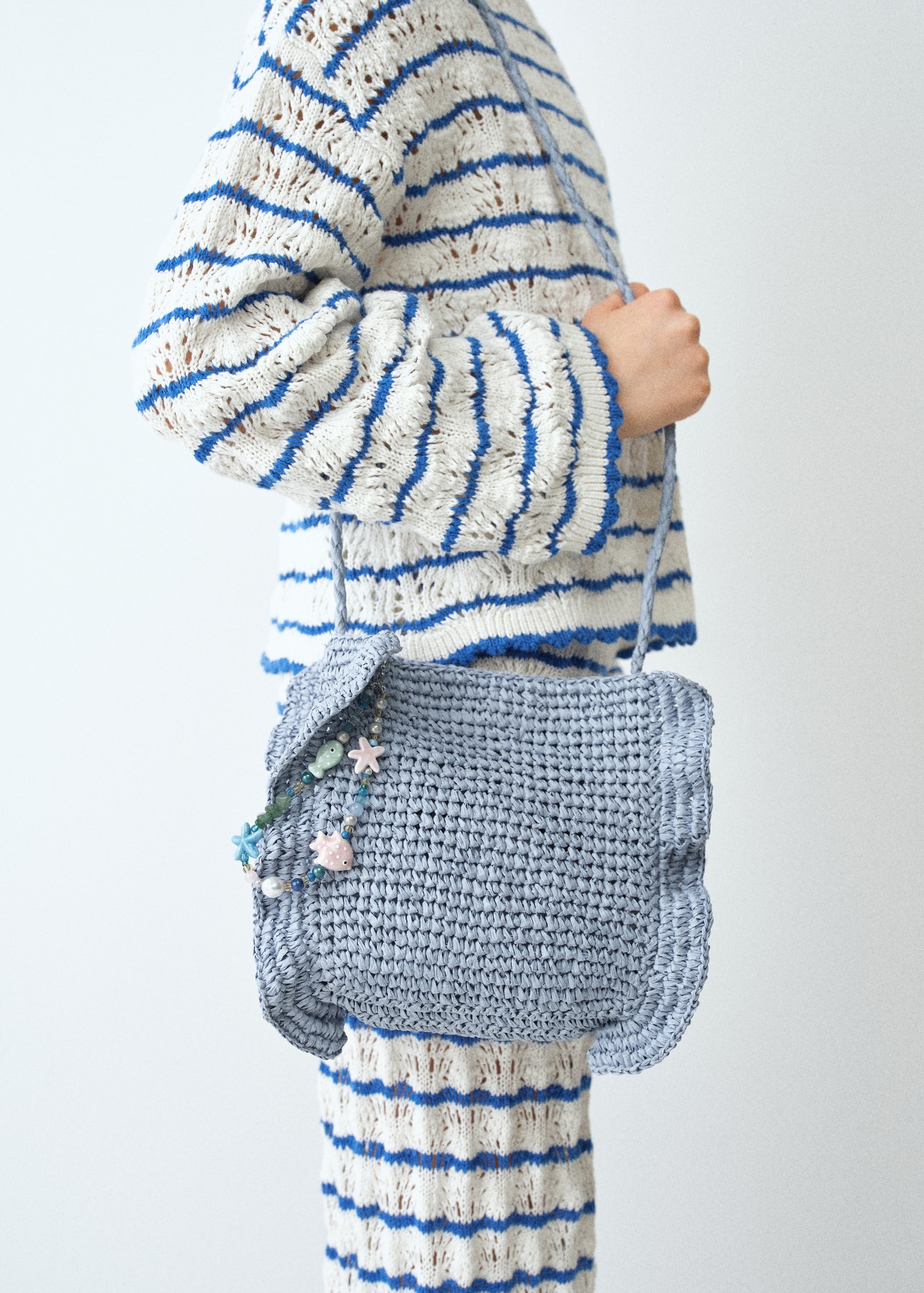 Natural fibre charm handbag - General plane