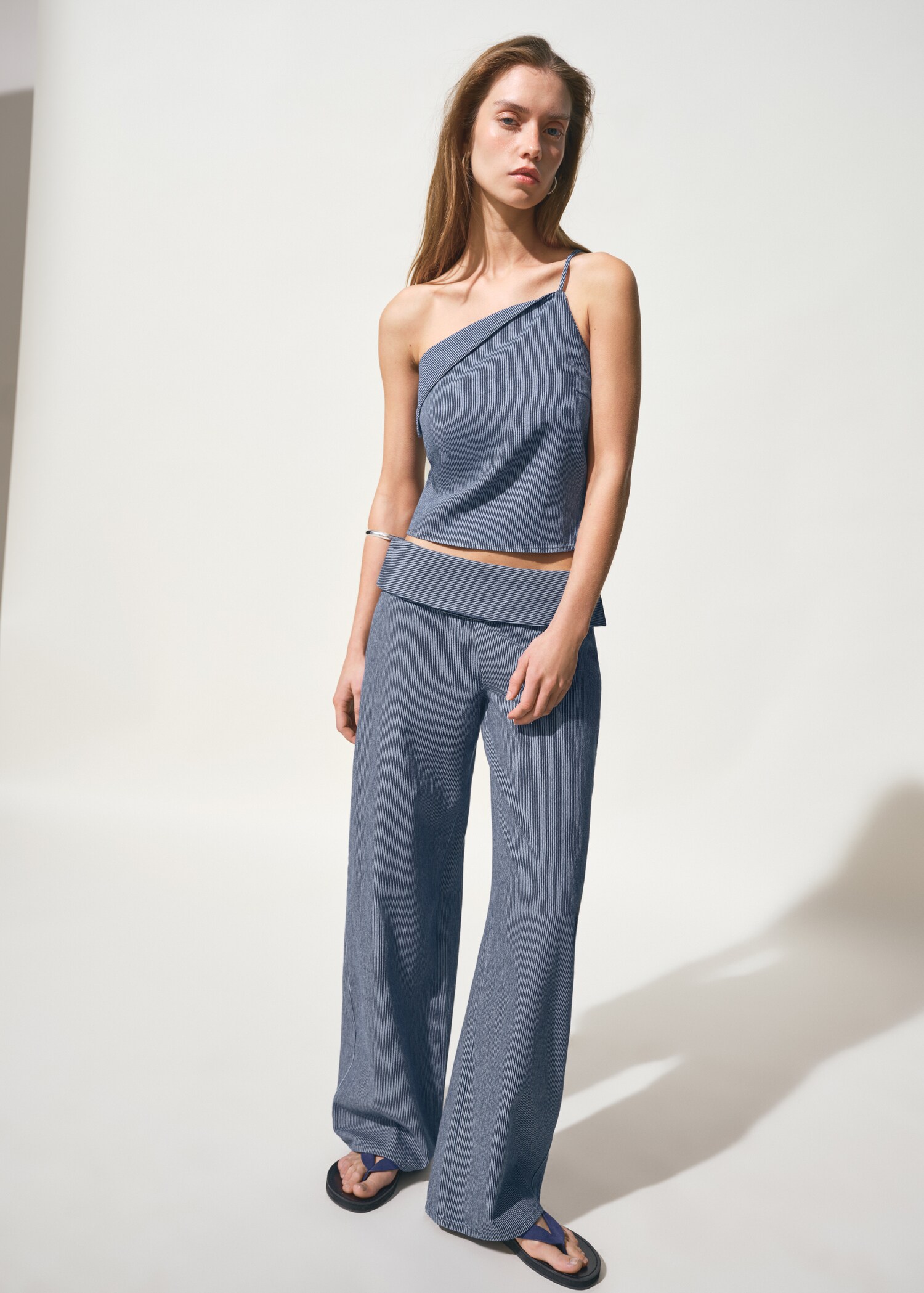 Striped asymmetrical top - General plane