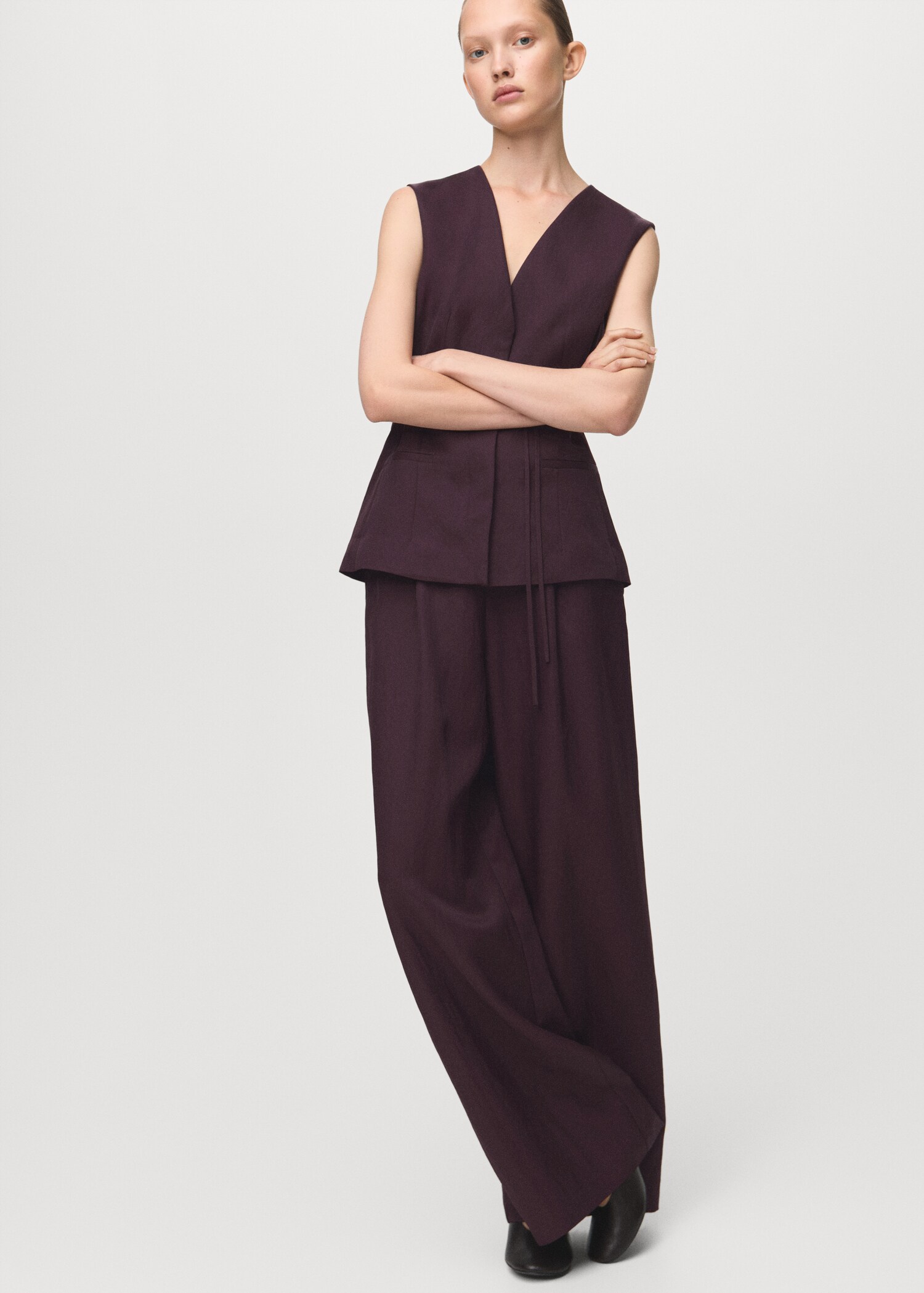 Suit waistcoat with bow - General plane