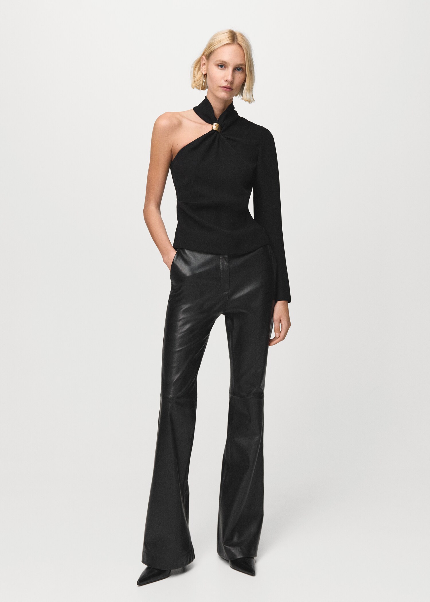 Asymmetrical blouse with metallic detail - General plane
