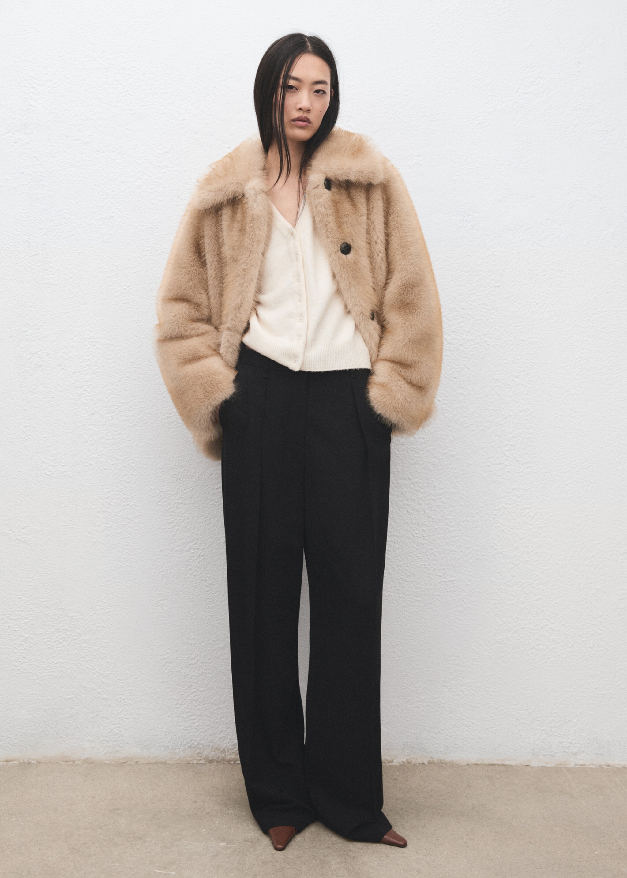 V-neck knitted cardigan - General plane, Ecru. Ref: 27091279-00.