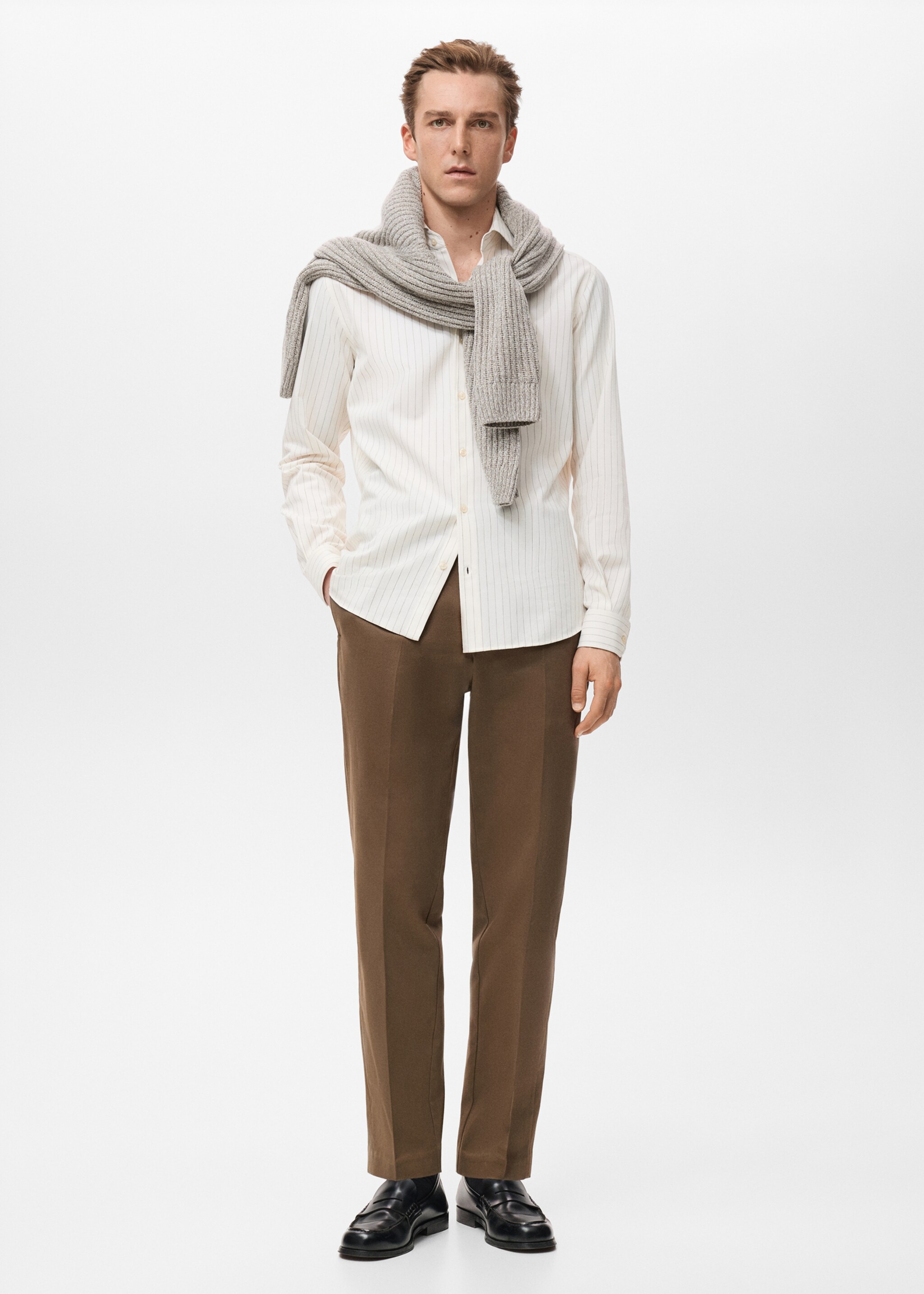 قميص مخطط من القطن 100% بتفصيلة عادية - رؤية عامة, رملي. Ref: 27091314-00.