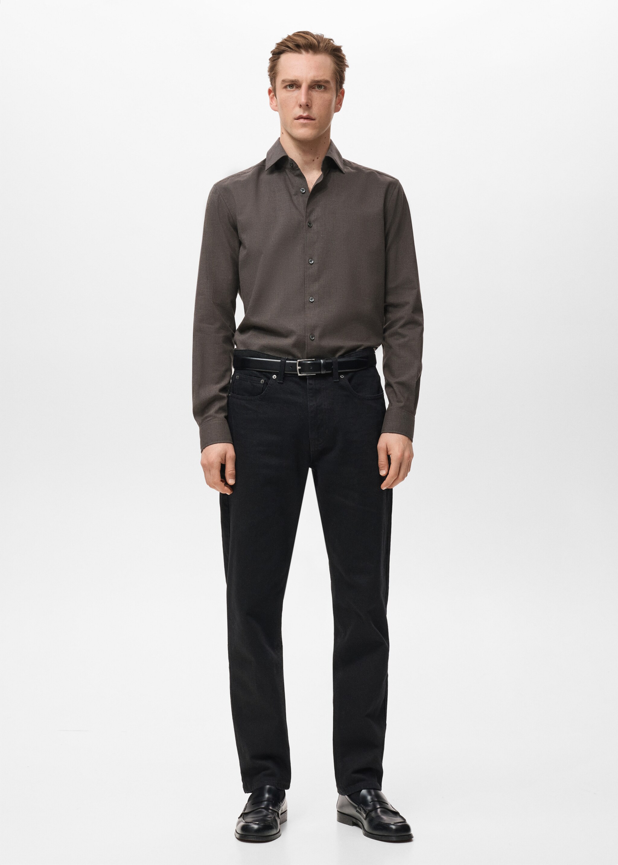 قميص مخطط من القطن 100% بتفصيلة عادية - رؤية عامة, بني. Ref: 27091314-00.