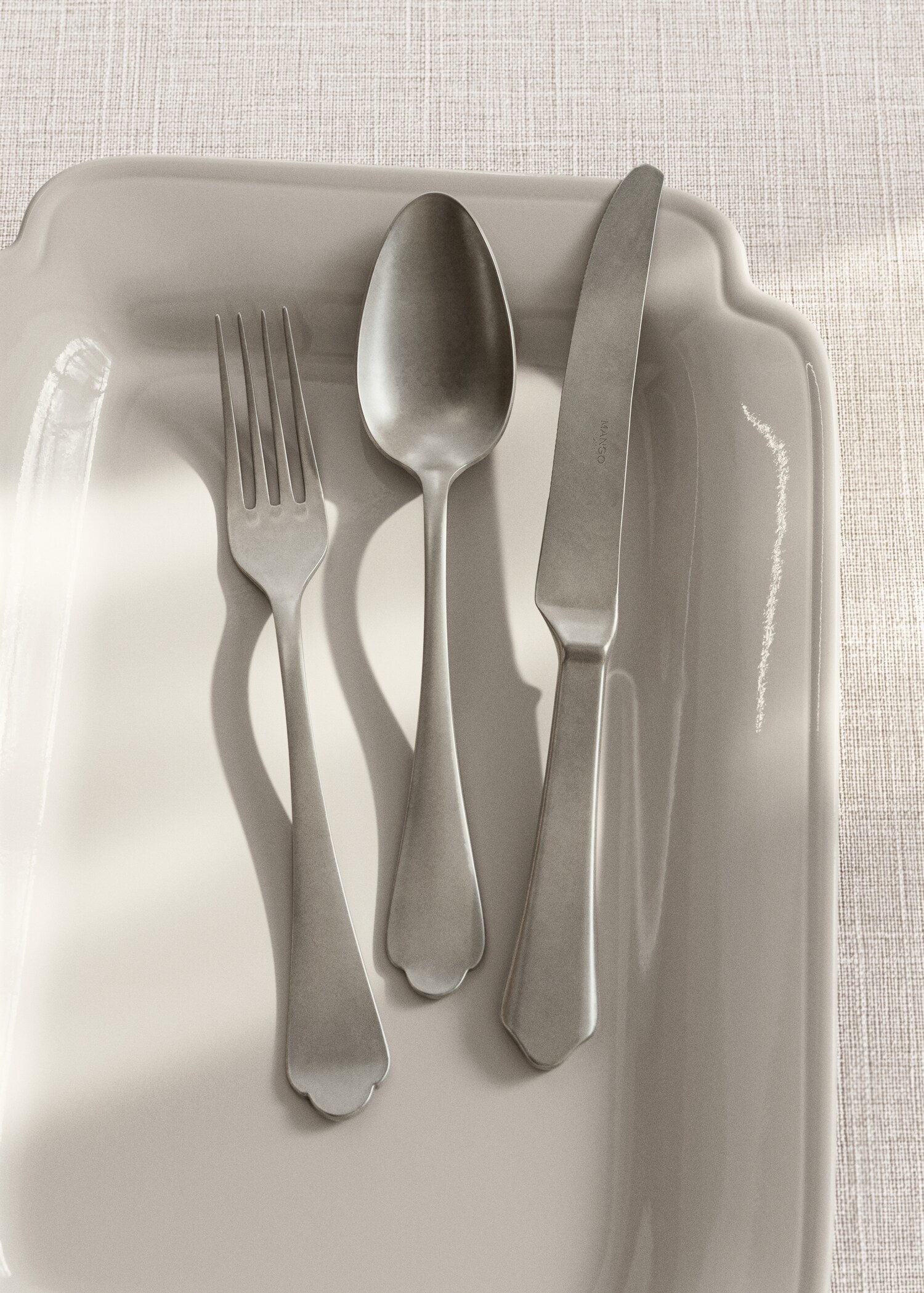 Three-piece matte stainless steel cutlery set - General plane