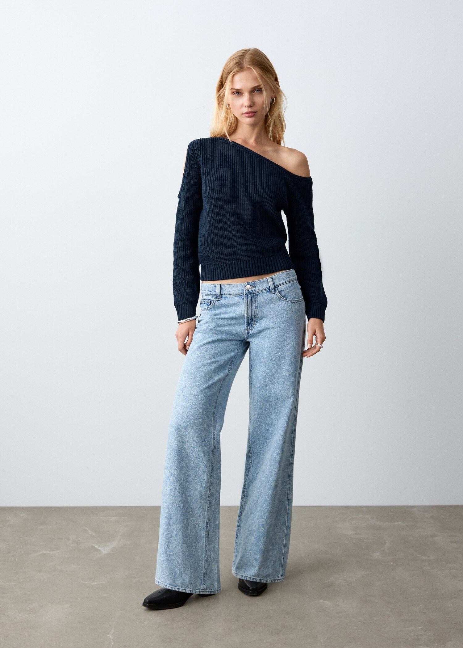 Sweater 3show - General plane