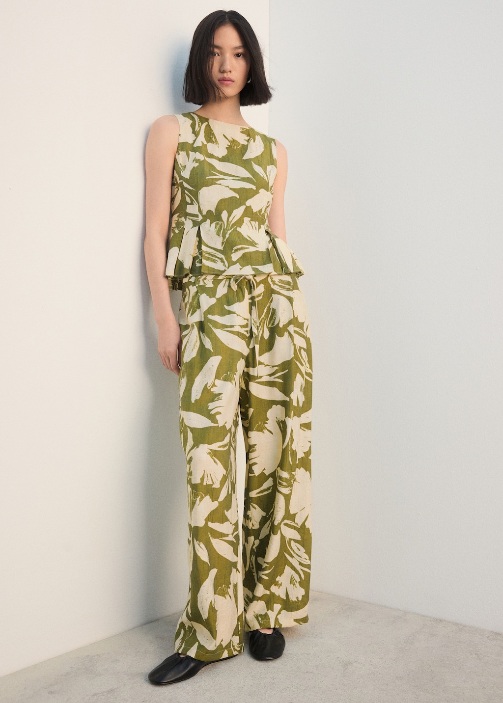 Floral print straight pants - image 2