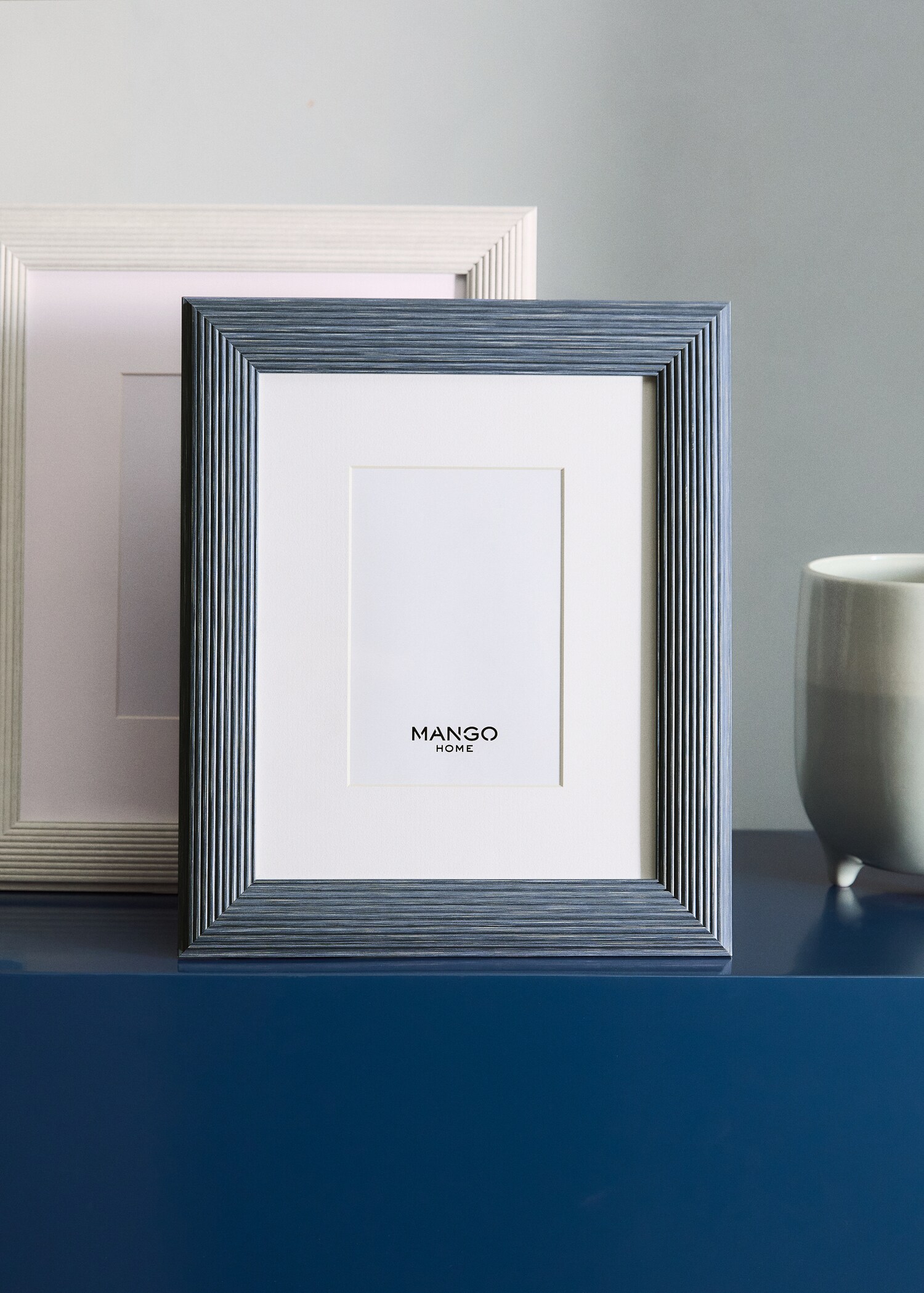 Medium recycled material frame - General plane