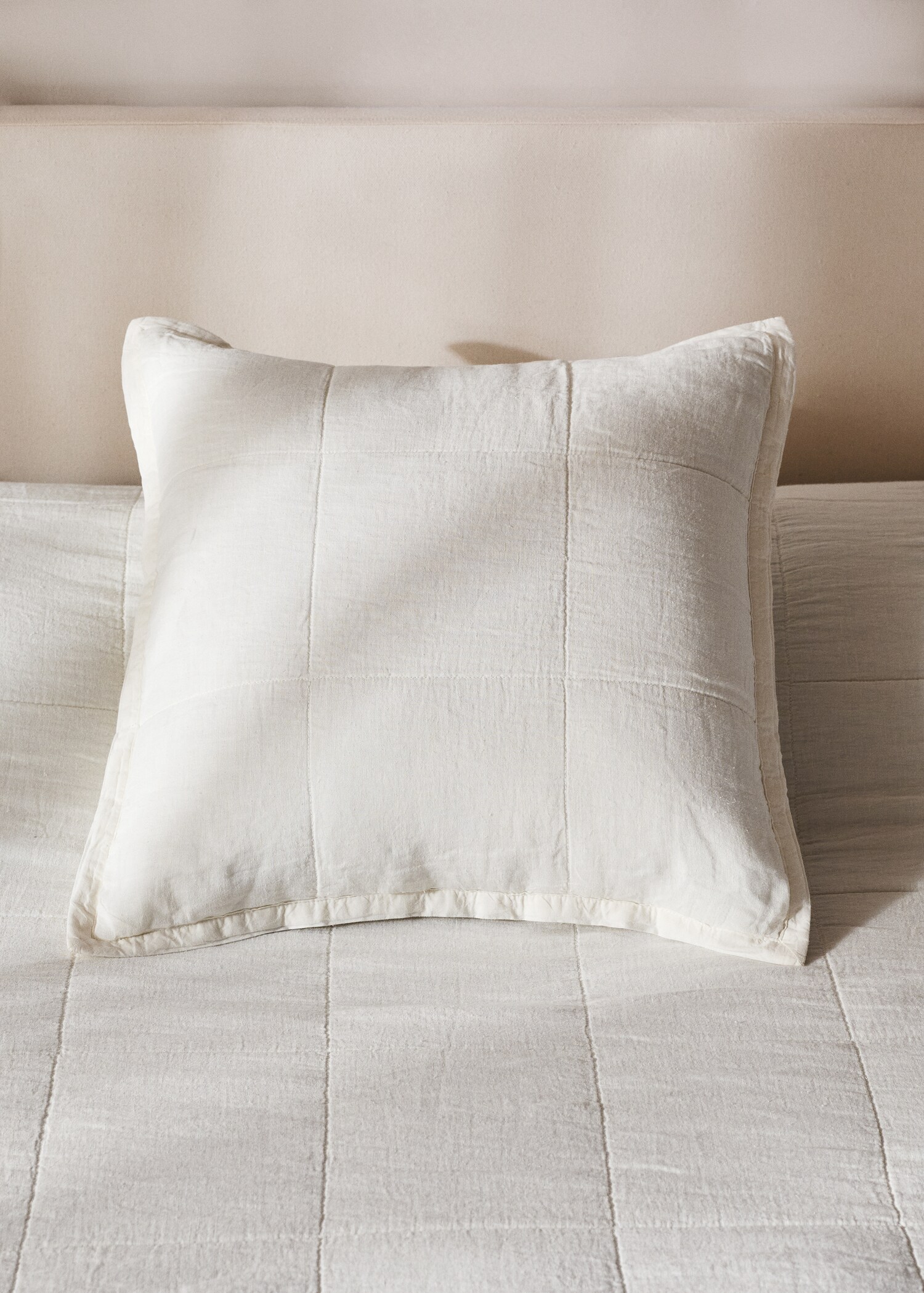 Washed linen large check cushion cover 50x50 cm - General plane