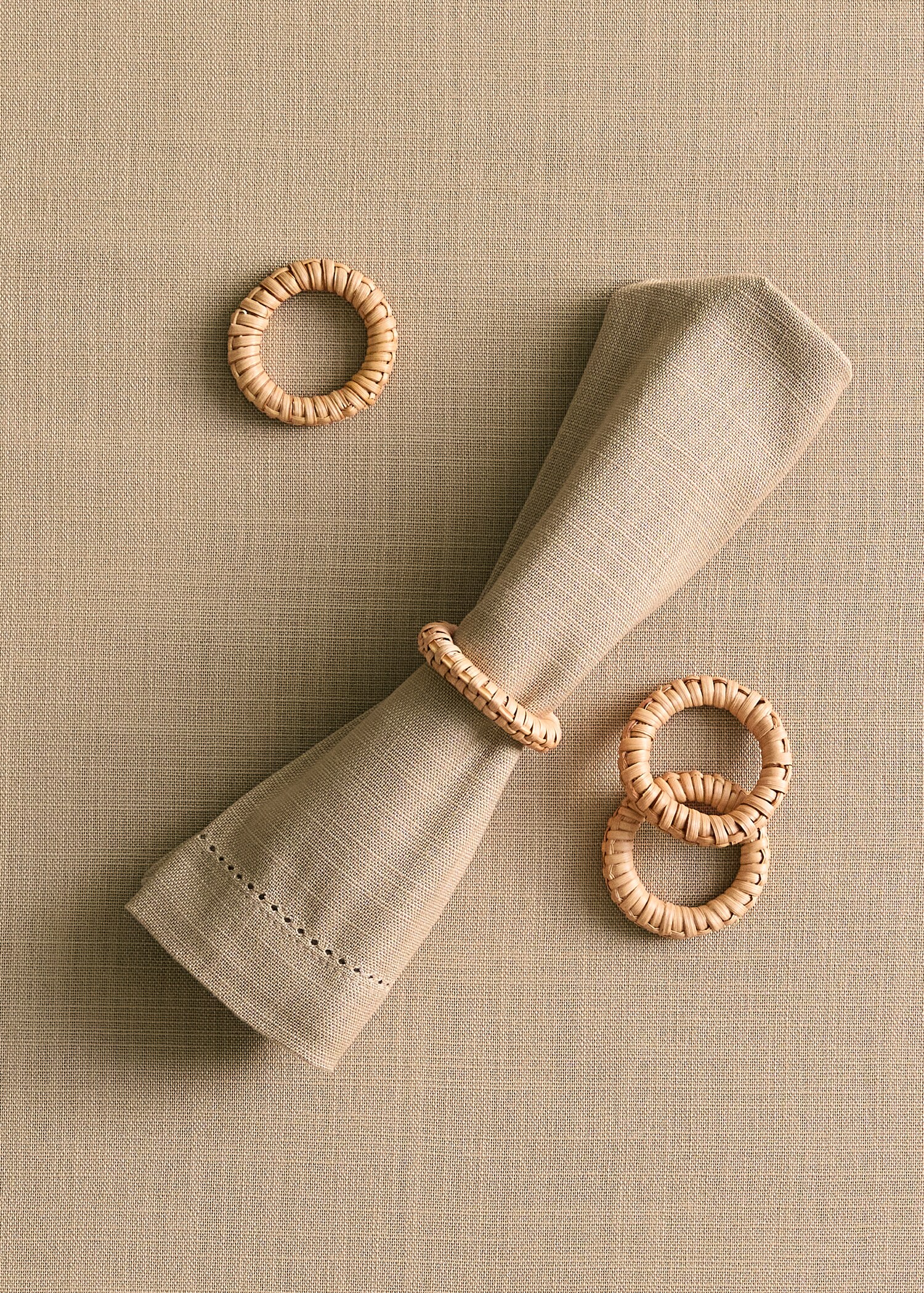 Rattan texture serviette holder - General plane