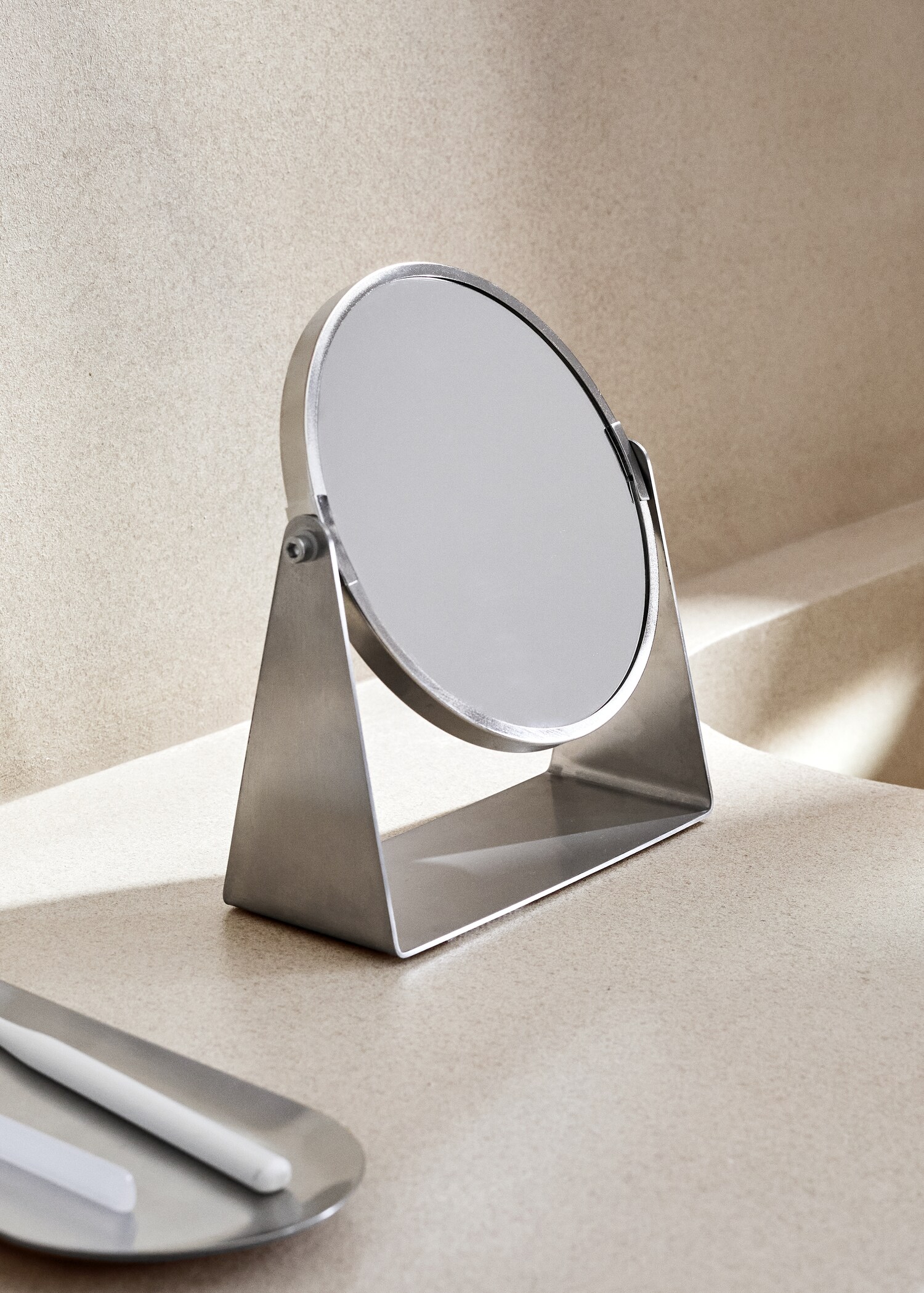 Metal vanity mirror - General plane