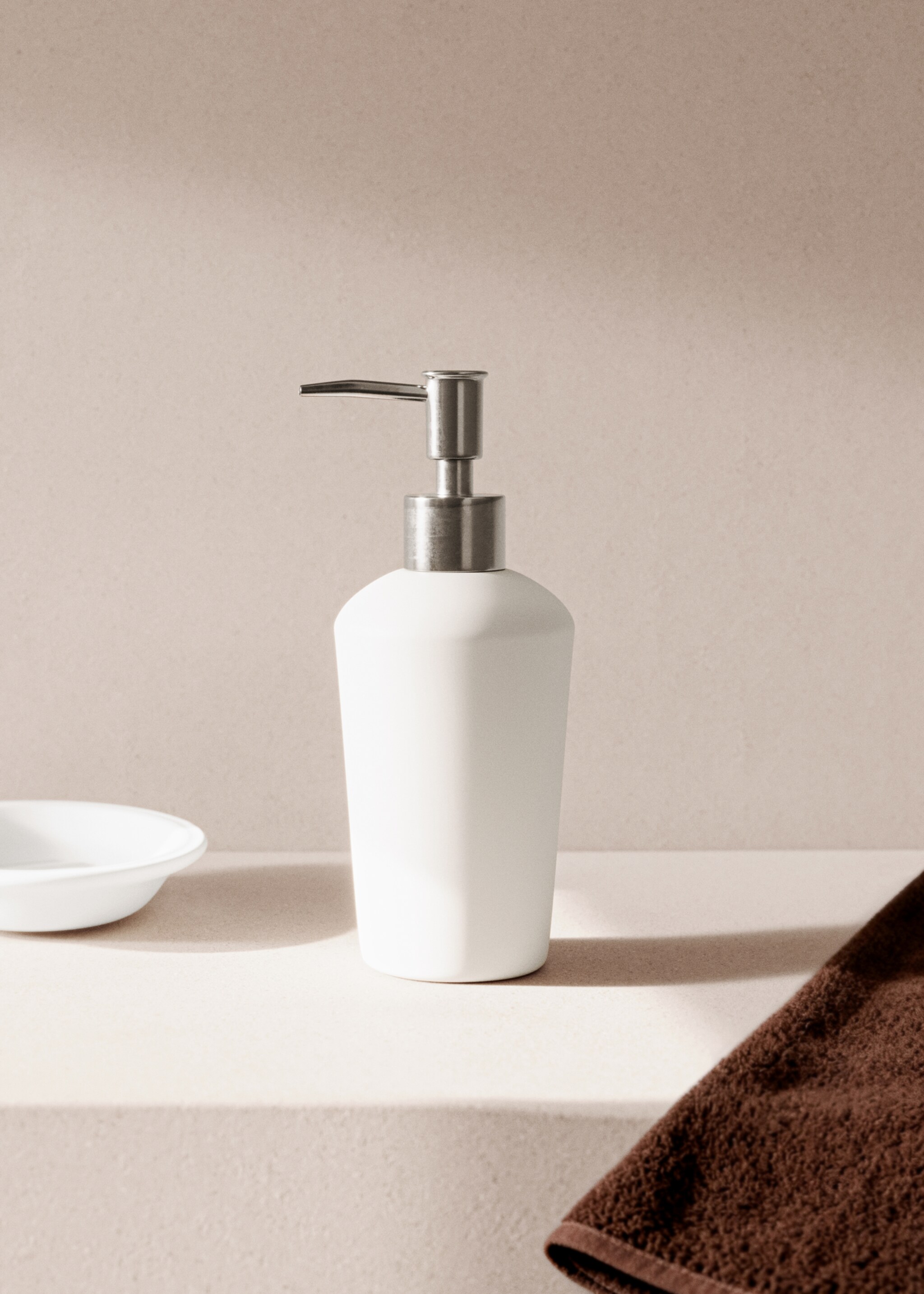 Ceramic soap dispenser - General plane, White. Ref: 27093273-00.