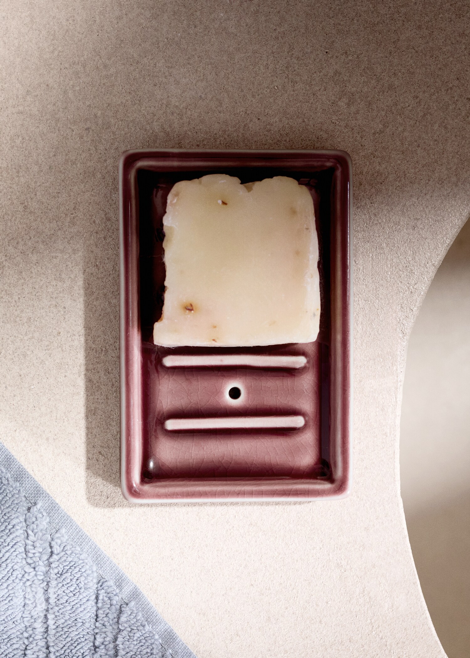 Crackled ceramic soap dish - General plane