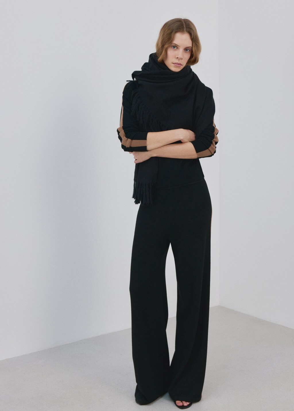 Contrast stripe knit trousers