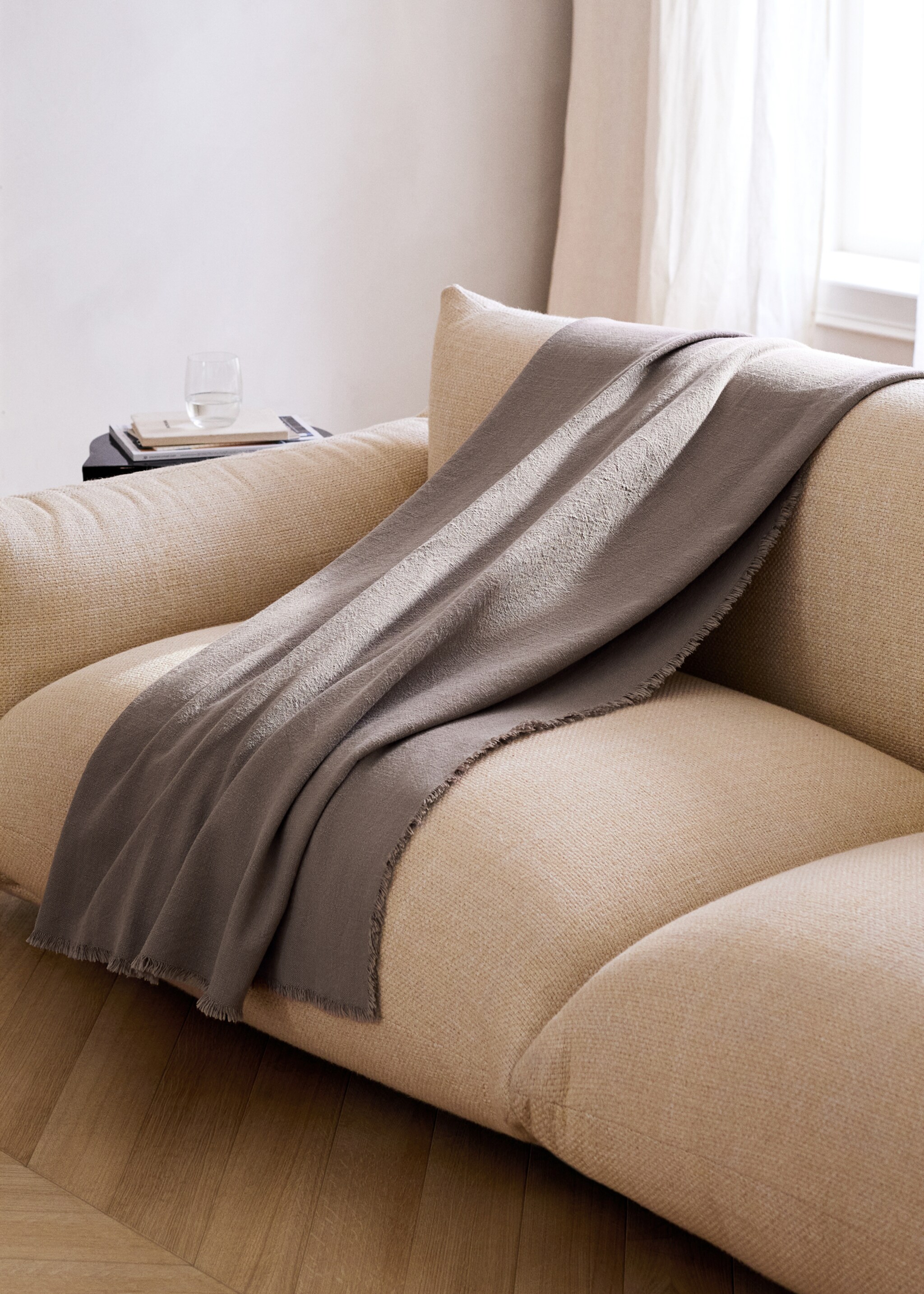 Multi-purpose cotton blanket - General plane, Light/Pastel Brown. Ref: 27093315-00.